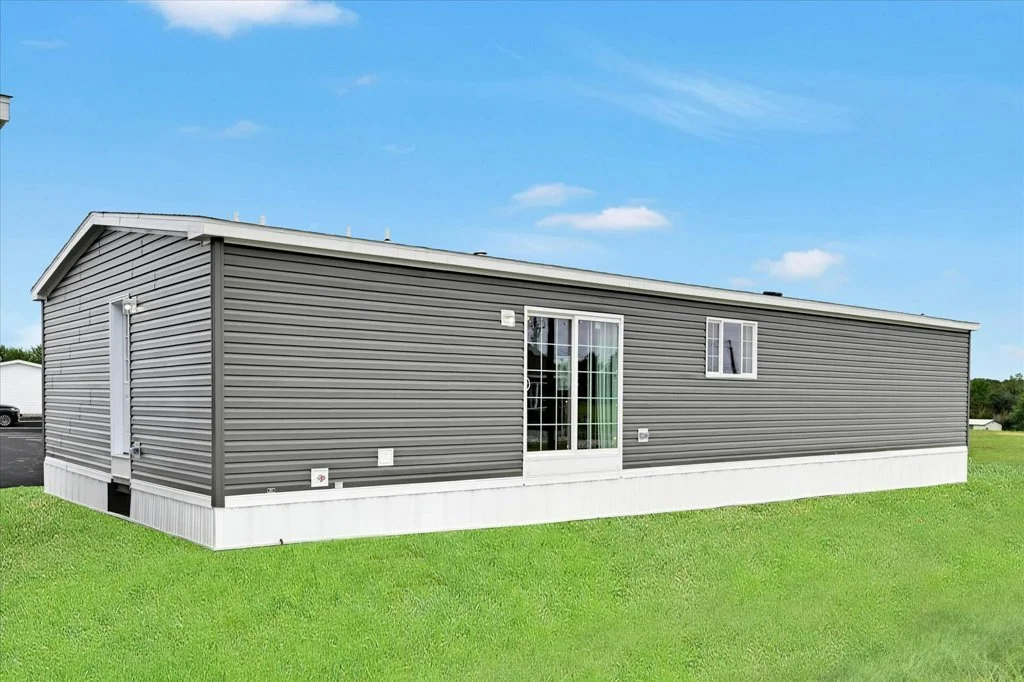 039-39-Exterior Back_m.jpg