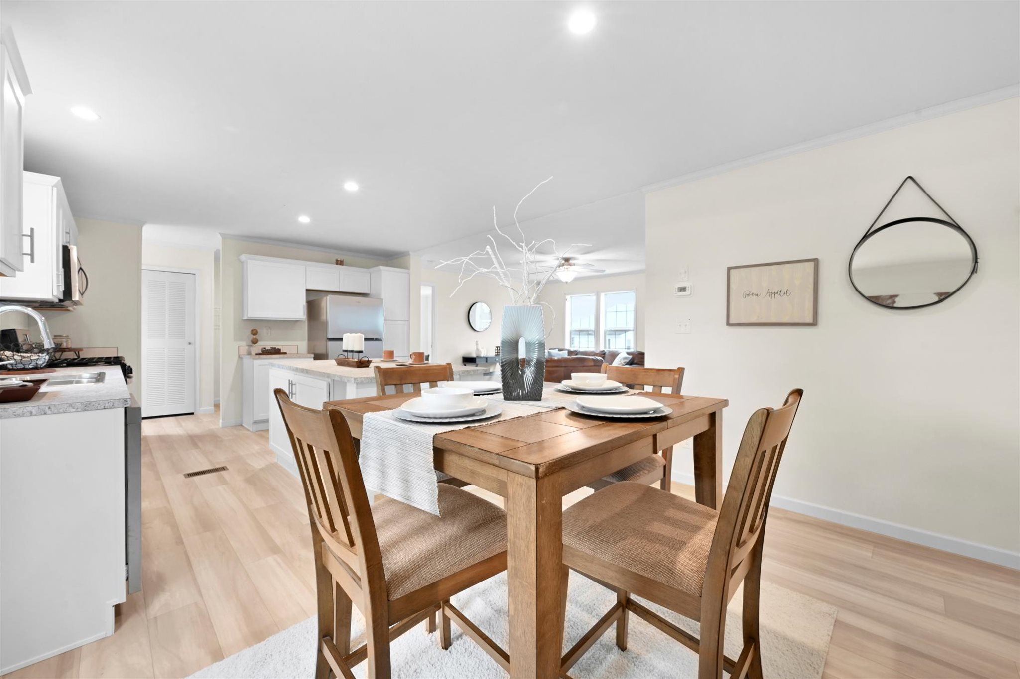 08-Dining Room.jpg