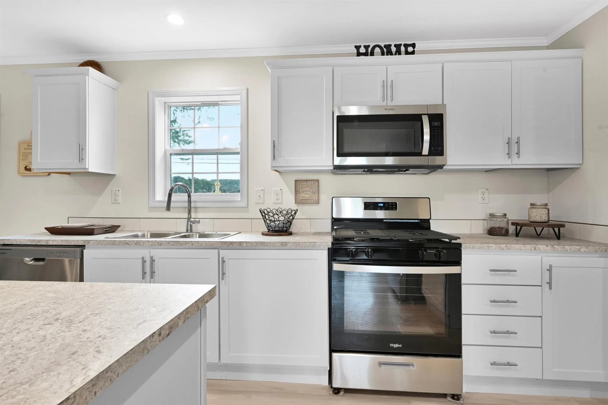 10-Kitchen.jpg
