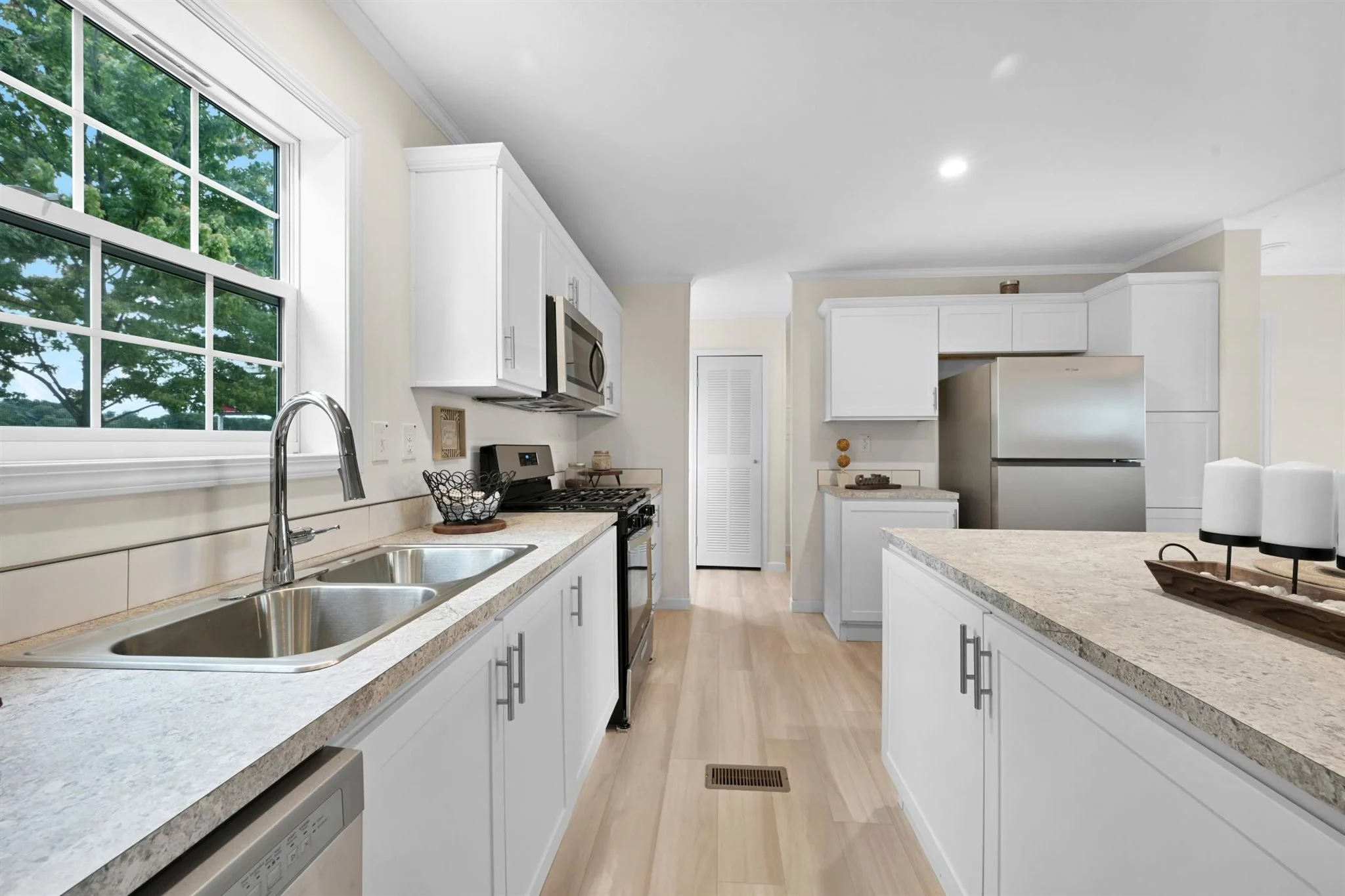 12-Kitchen.jpg
