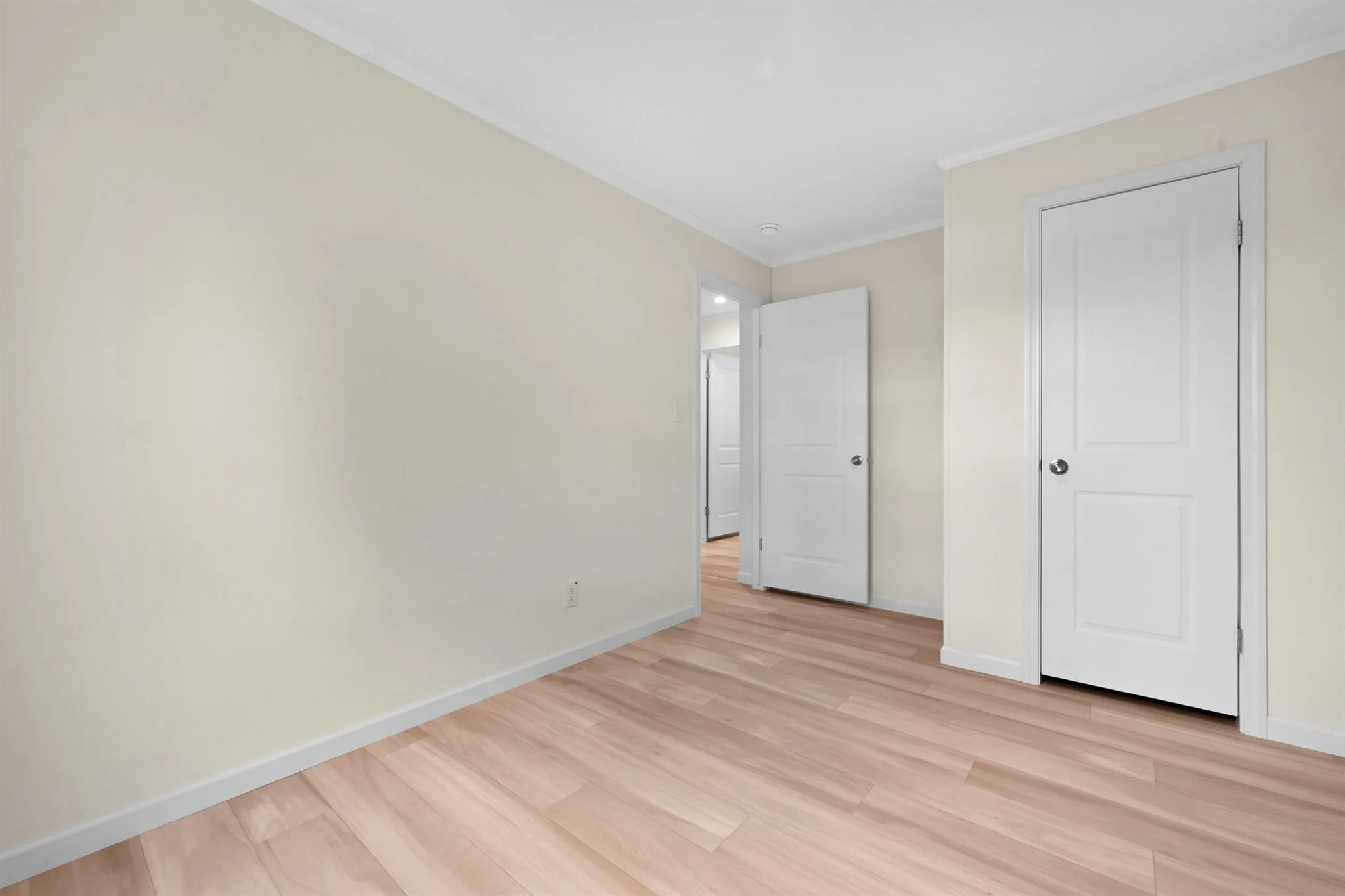 23-Bedroom.jpg
