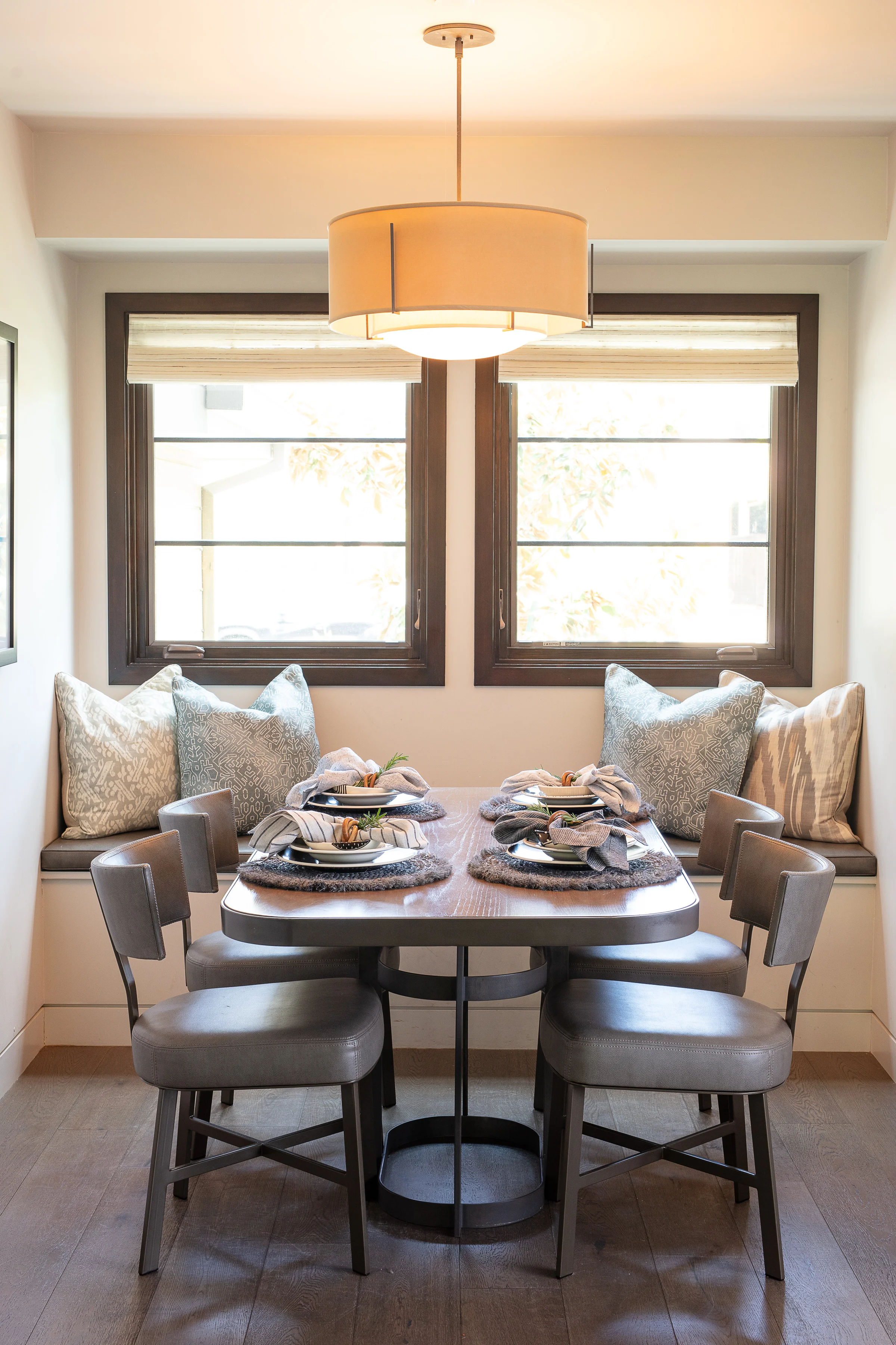 BREAKFAST NOOK