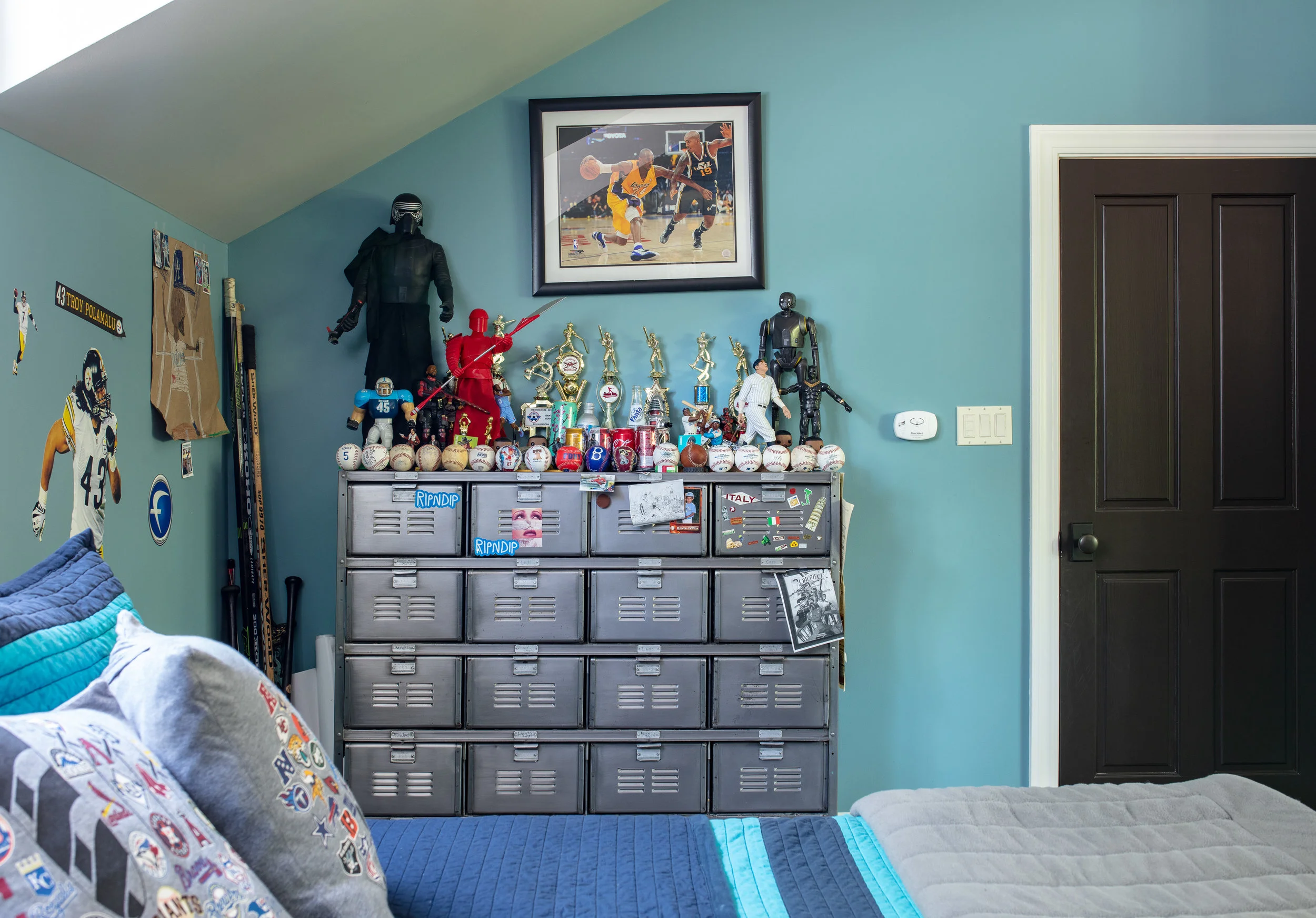dantes dresser.jpg