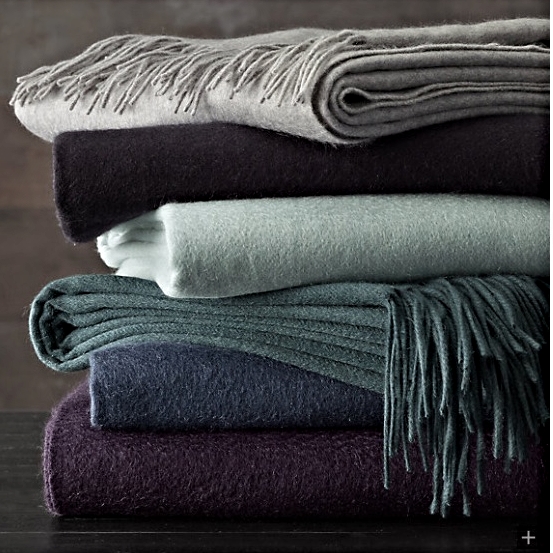 555-Gram Cashmere Throw