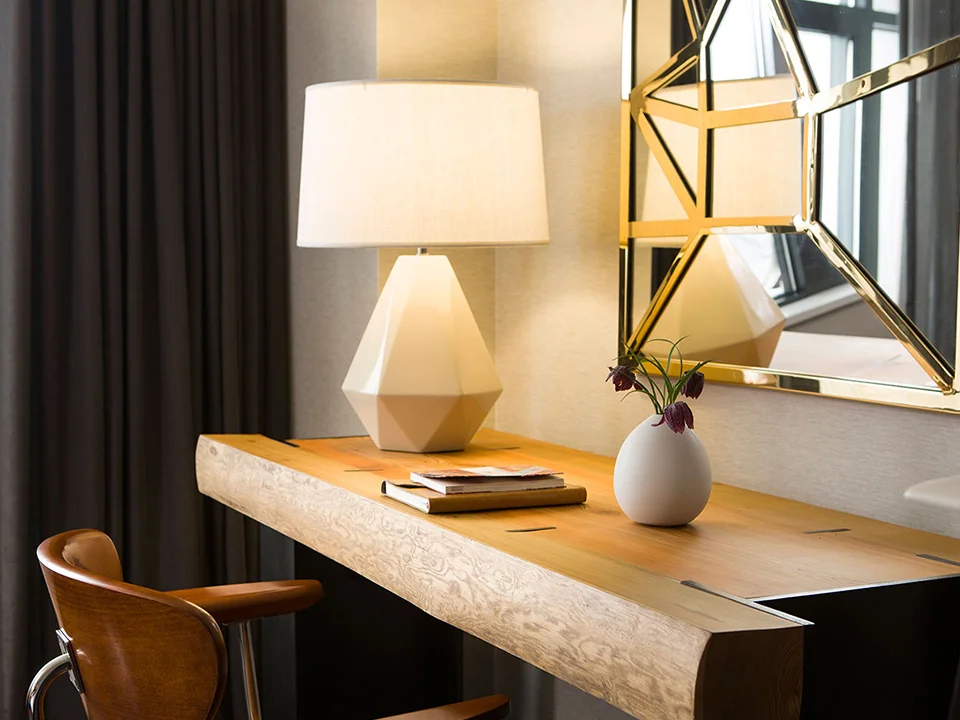 SECTIONAL SMALL IMAGE 960 X 720_TASK CHAIR.jpg