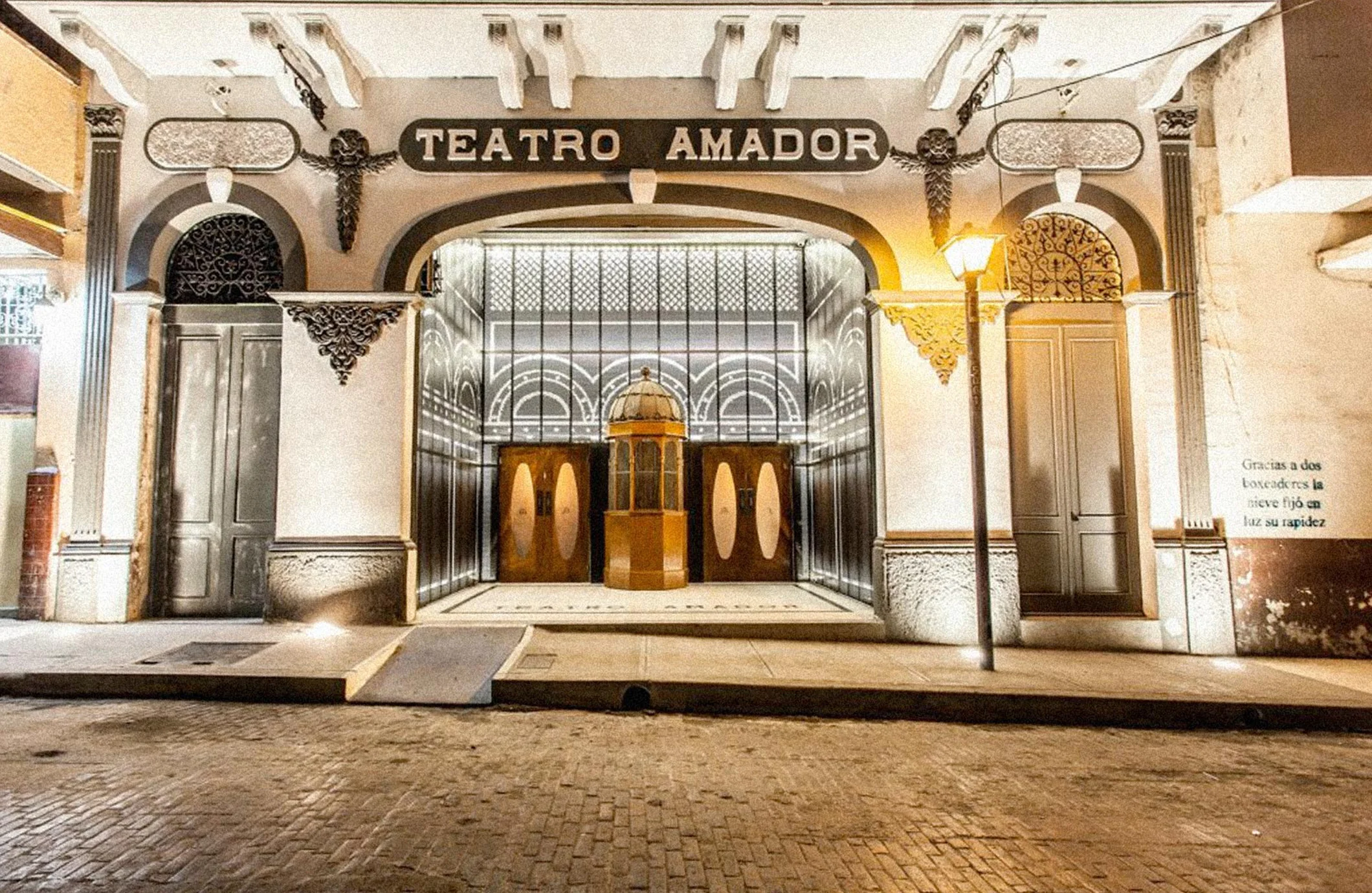 PROJECT FEATURED IMAGE_2120px X 1380px_0005_Teatro_Amador_01.jpg