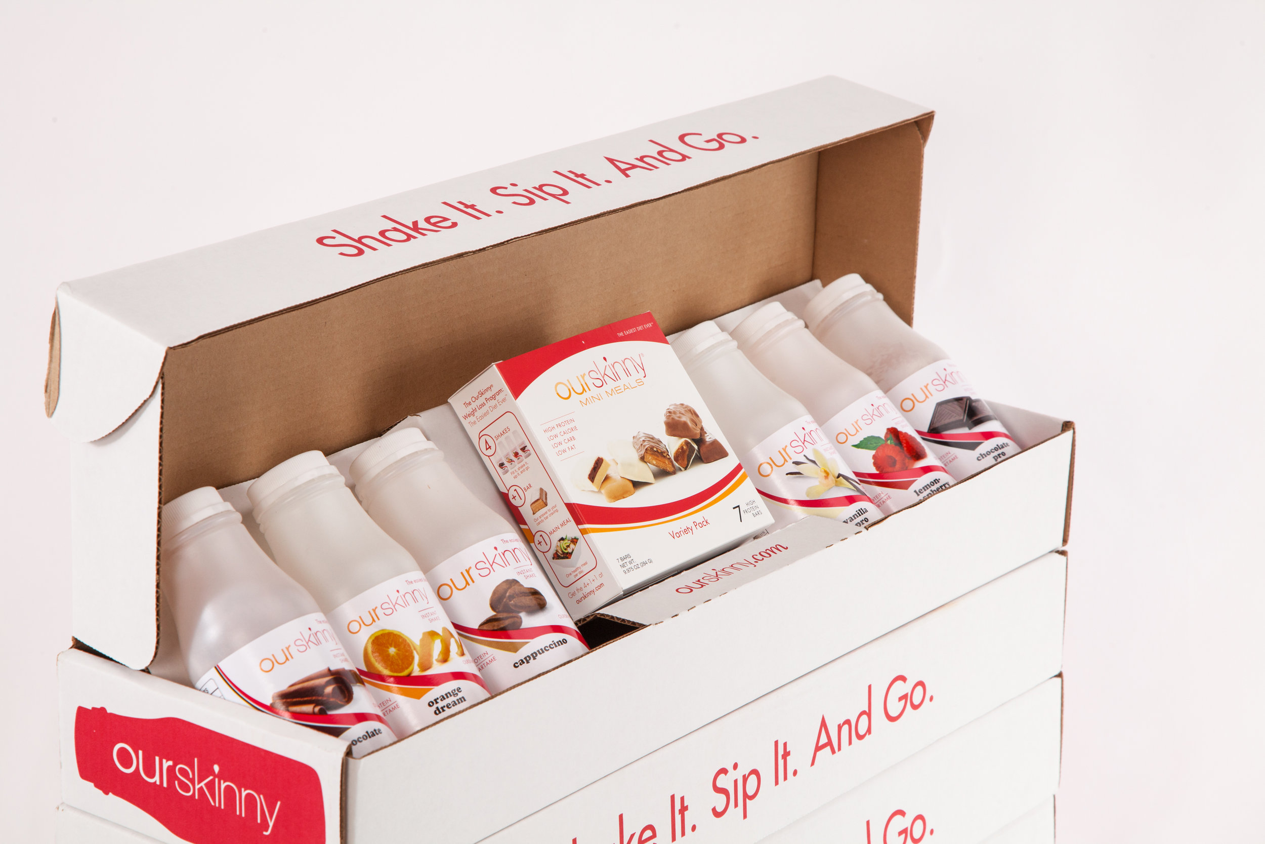 Product packaging is clean, bright and cheerful. This trial package underlines the on-the-go convenience of the diet.