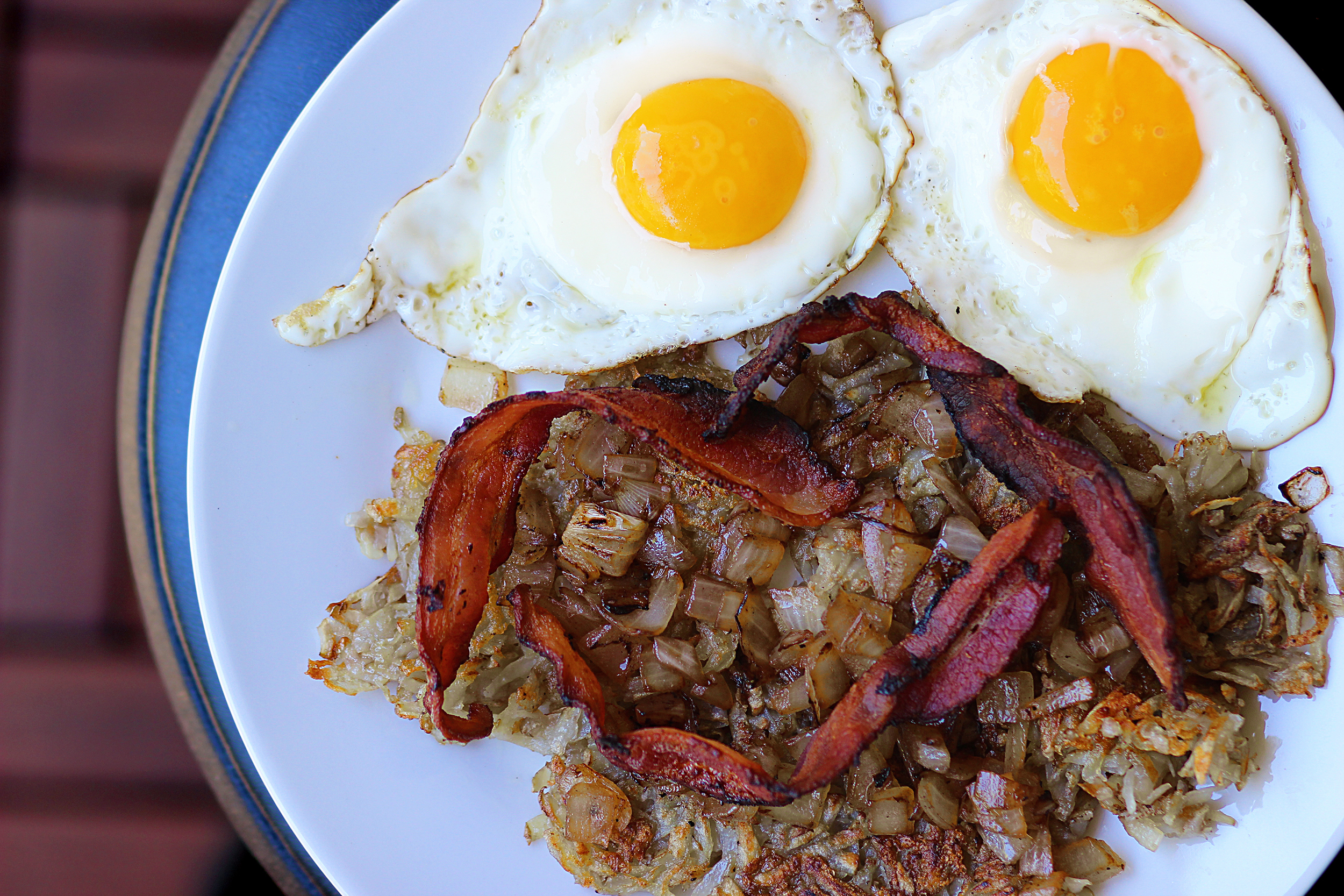 Daiisies breakfast plate