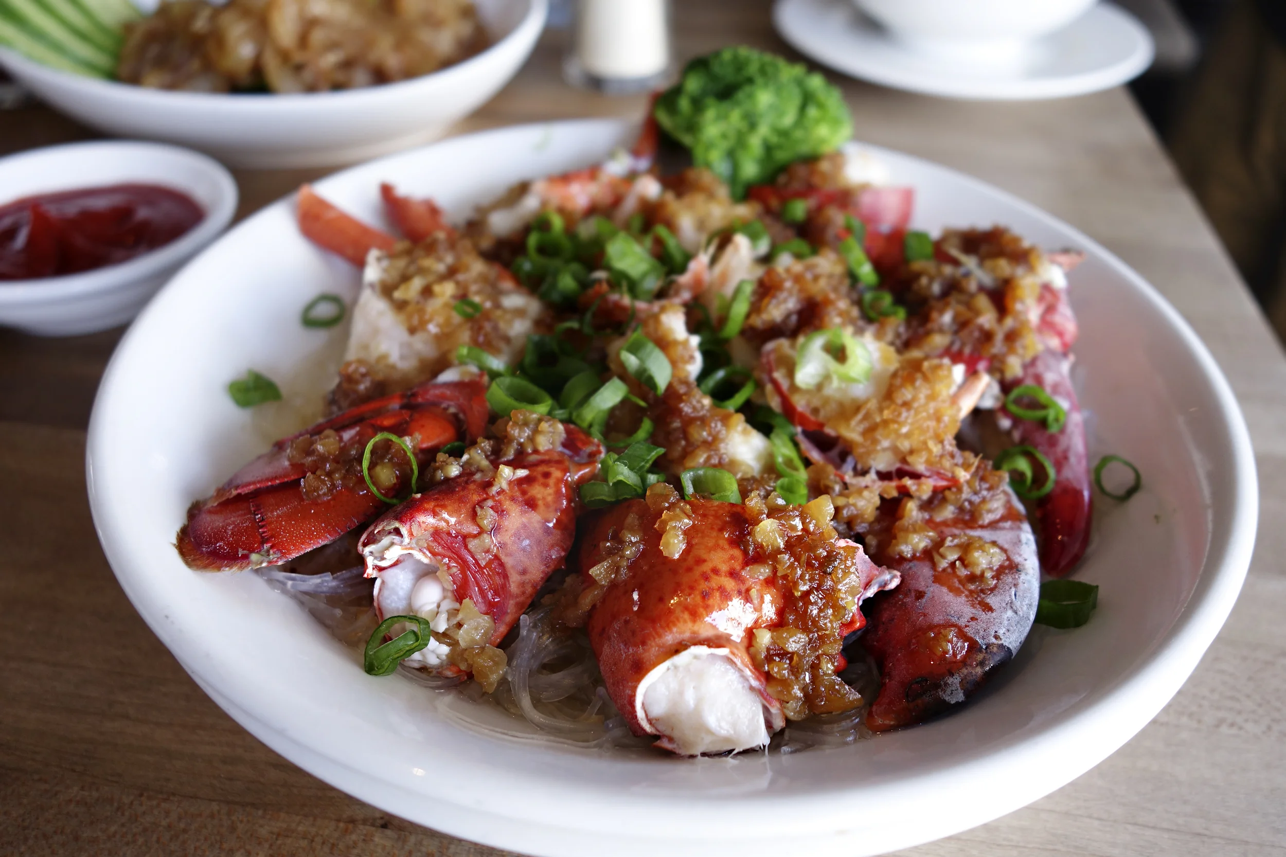 Steamed garlic lobster with rice noodles