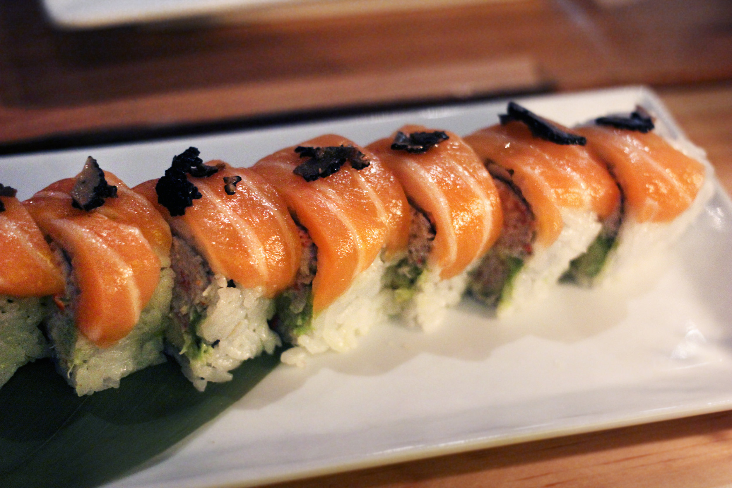 Truffle Salmon Roll 