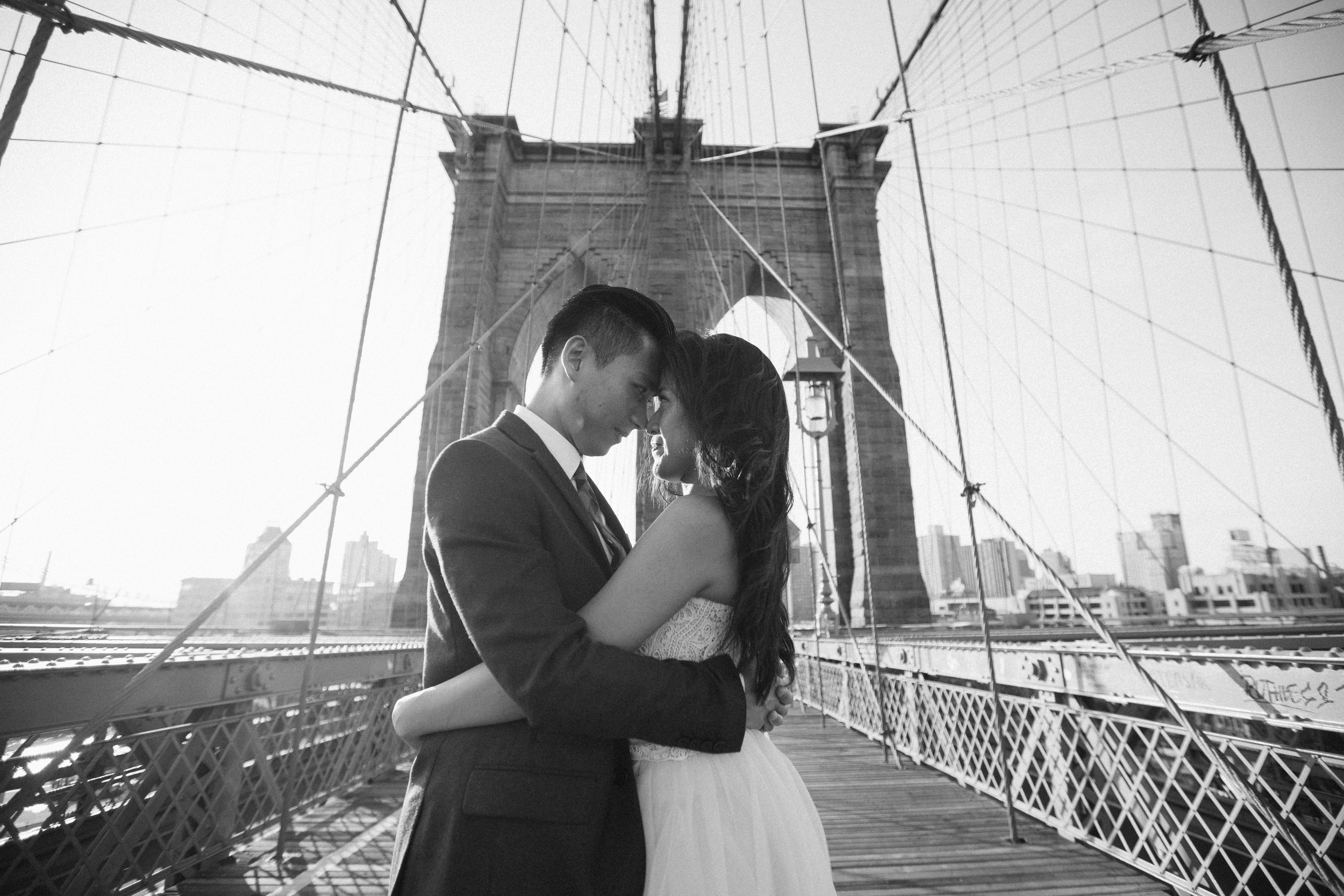 sweet moment captured on the Brooklyn bridge