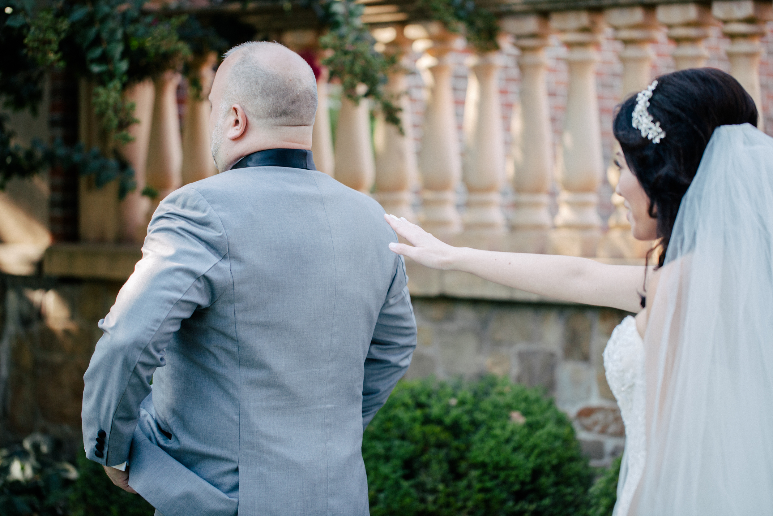 tap on the shoulder during their first look