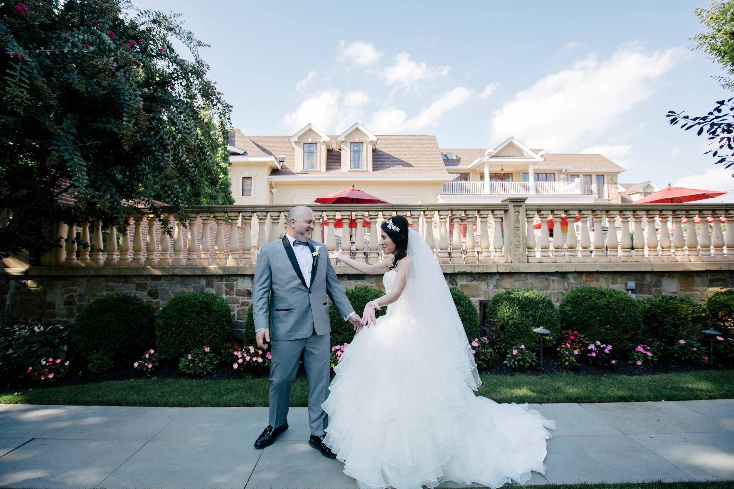 groom seeing his bride for the first time in the lawn at the inn at new hyde park