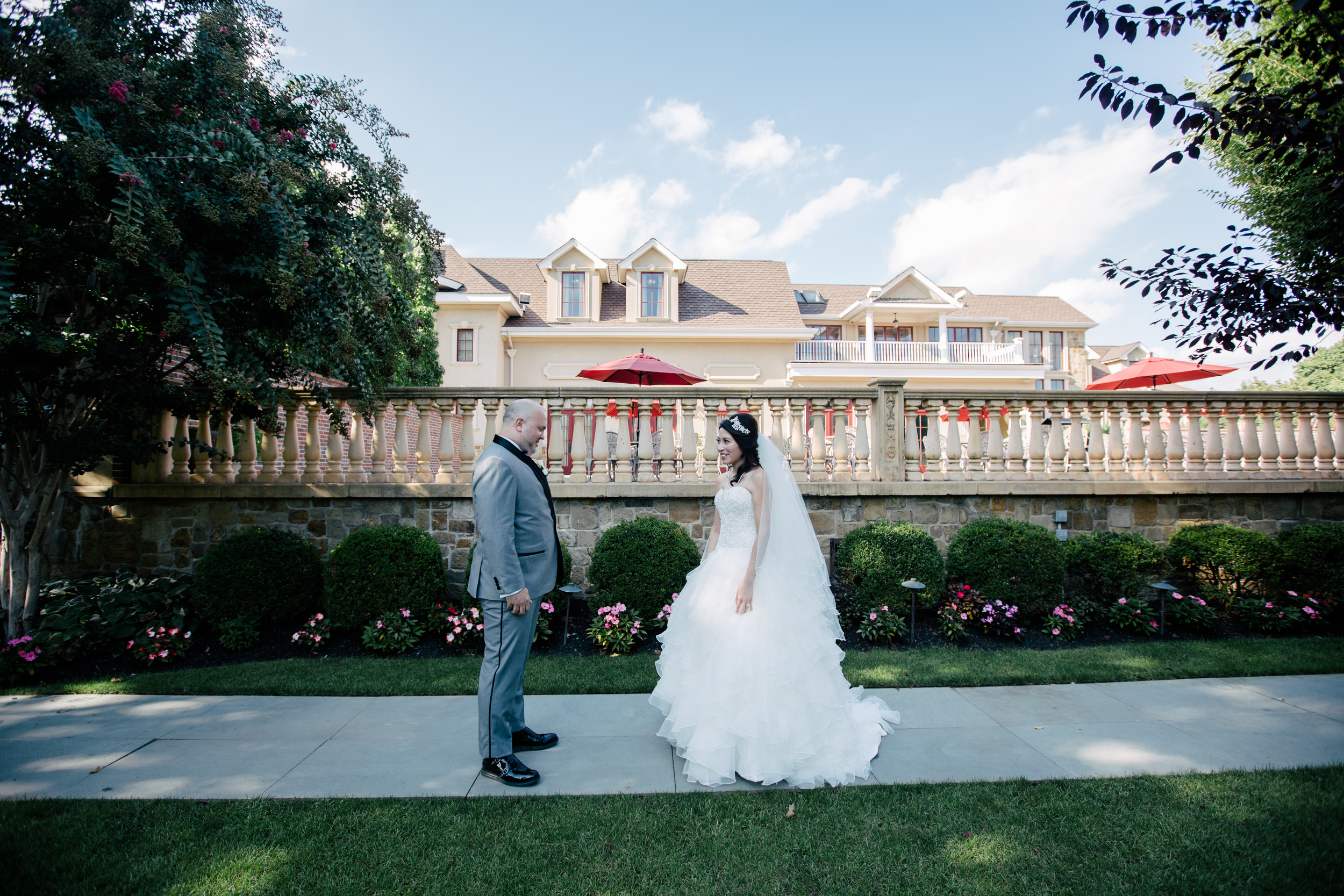 first look in the lawn at the inn at new hyde park
