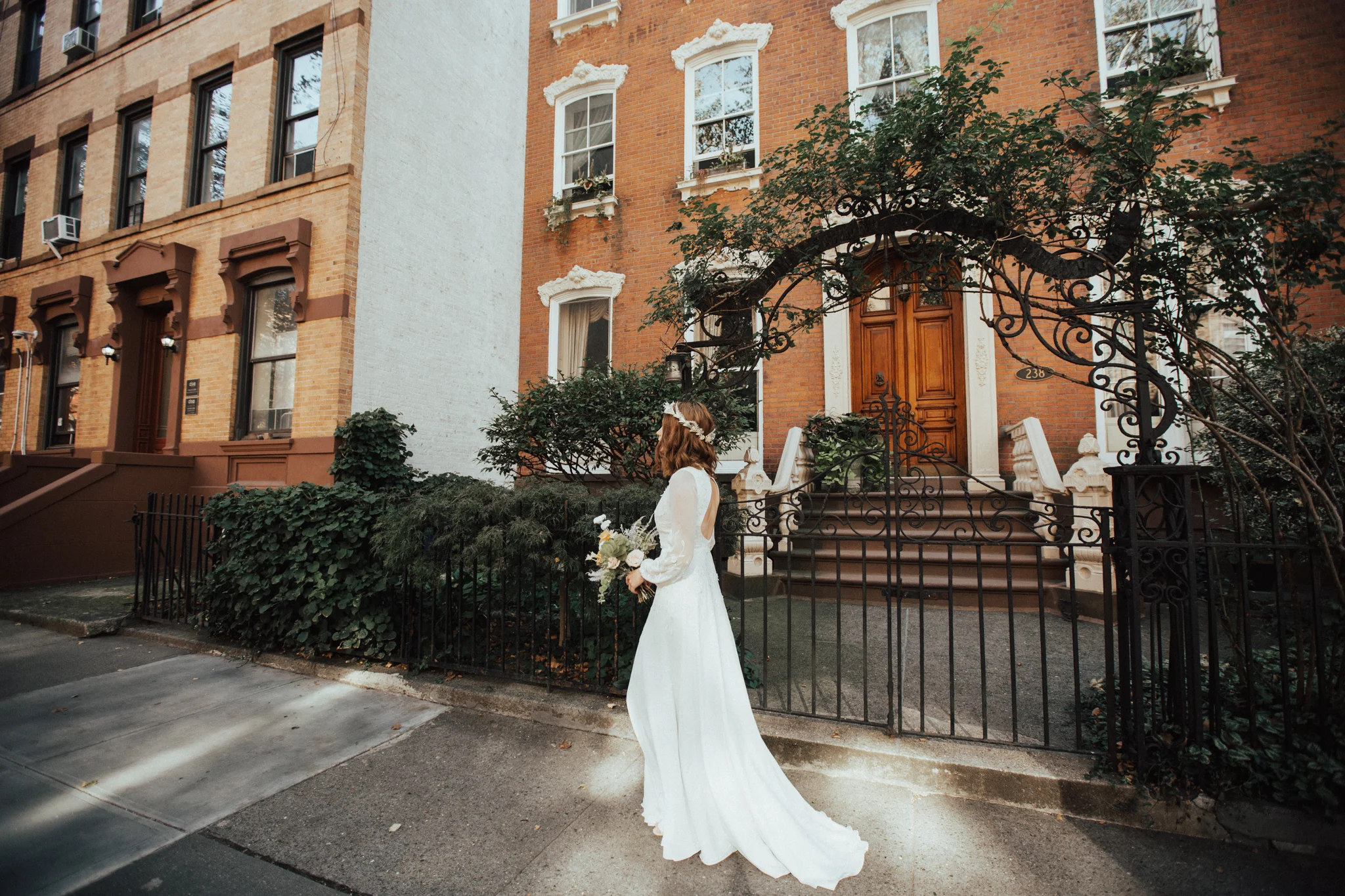 long sleeve lace wedding dress