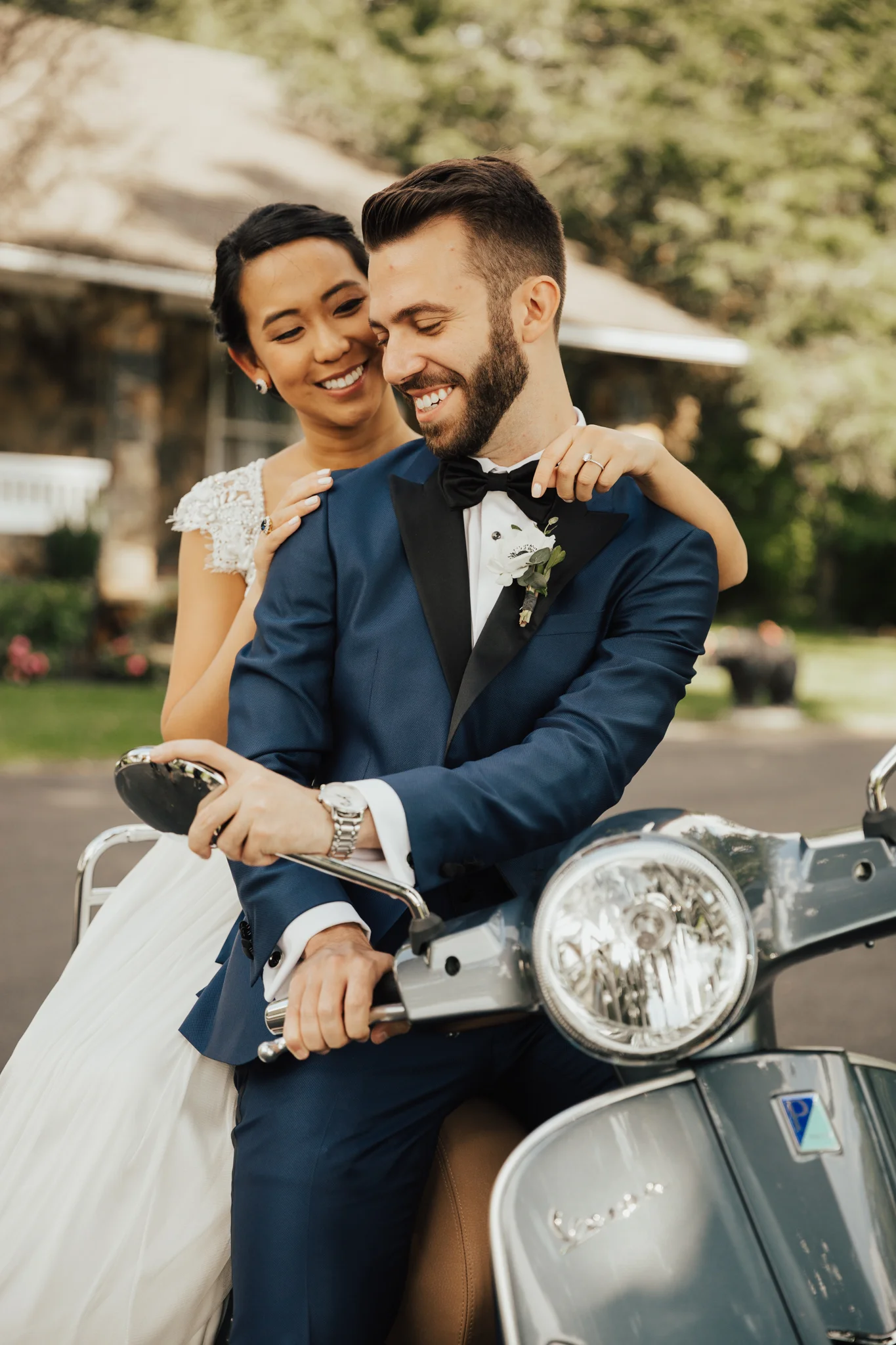 wedding couple on vespa