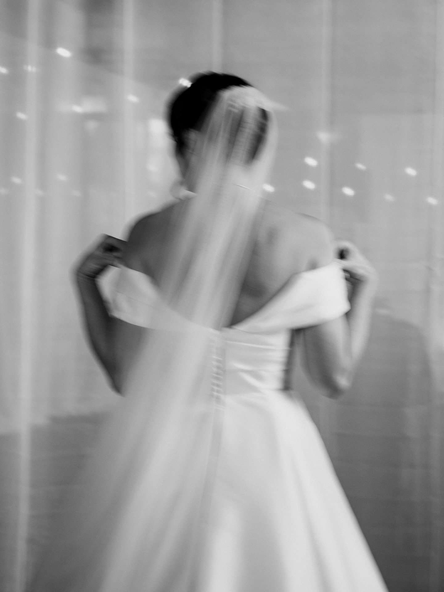 Sara &amp; Gaurav 💙

Brooklyn in the winter ❄️🌇 All the joy, their blue-eyed pup stealing the show, and NYC details everywhere you looked. What a beautiful day we had the pleasure of documenting 🥰

Vendor lovelies:
Planning: @hurryupandhavefun 
Fl