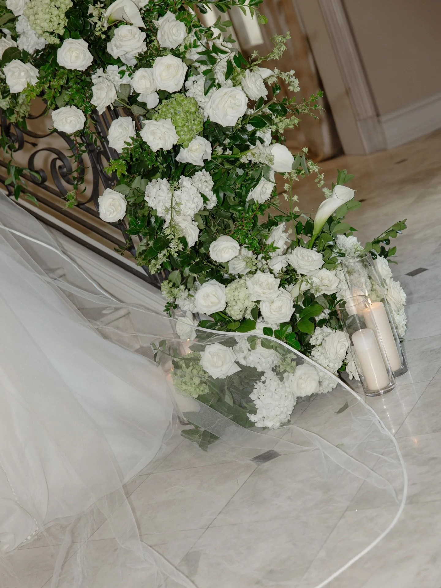 This one&rsquo;s for the wedding details at the beautiful Park ch&acirc;teau 💚🌸🕯️

#newyorkweddingphotographer #njweddingphotographer #parkchateauwedding #filmweddingphotographer #editorialweddingphotographer