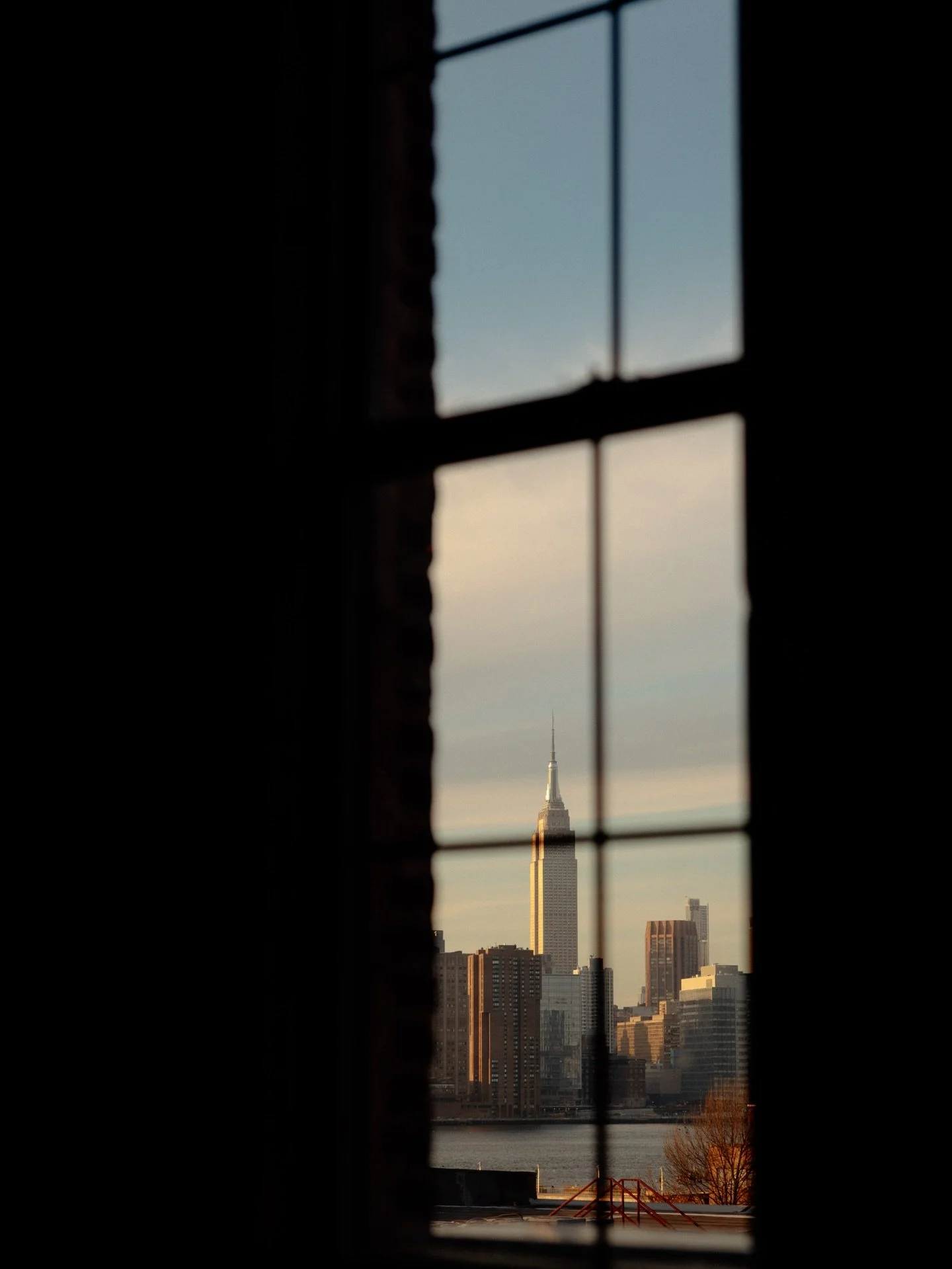 In honor of NYCs windiest day ever?? Here are some gems from Sara &amp; Guarav&rsquo;s beautiful winter wedding day at @greenpoint_loft ❤️

#greenpointloftwedding #brooklynwedding #brooklynweddingphotographer #nycfilmweddingphotographer #nycweddingph