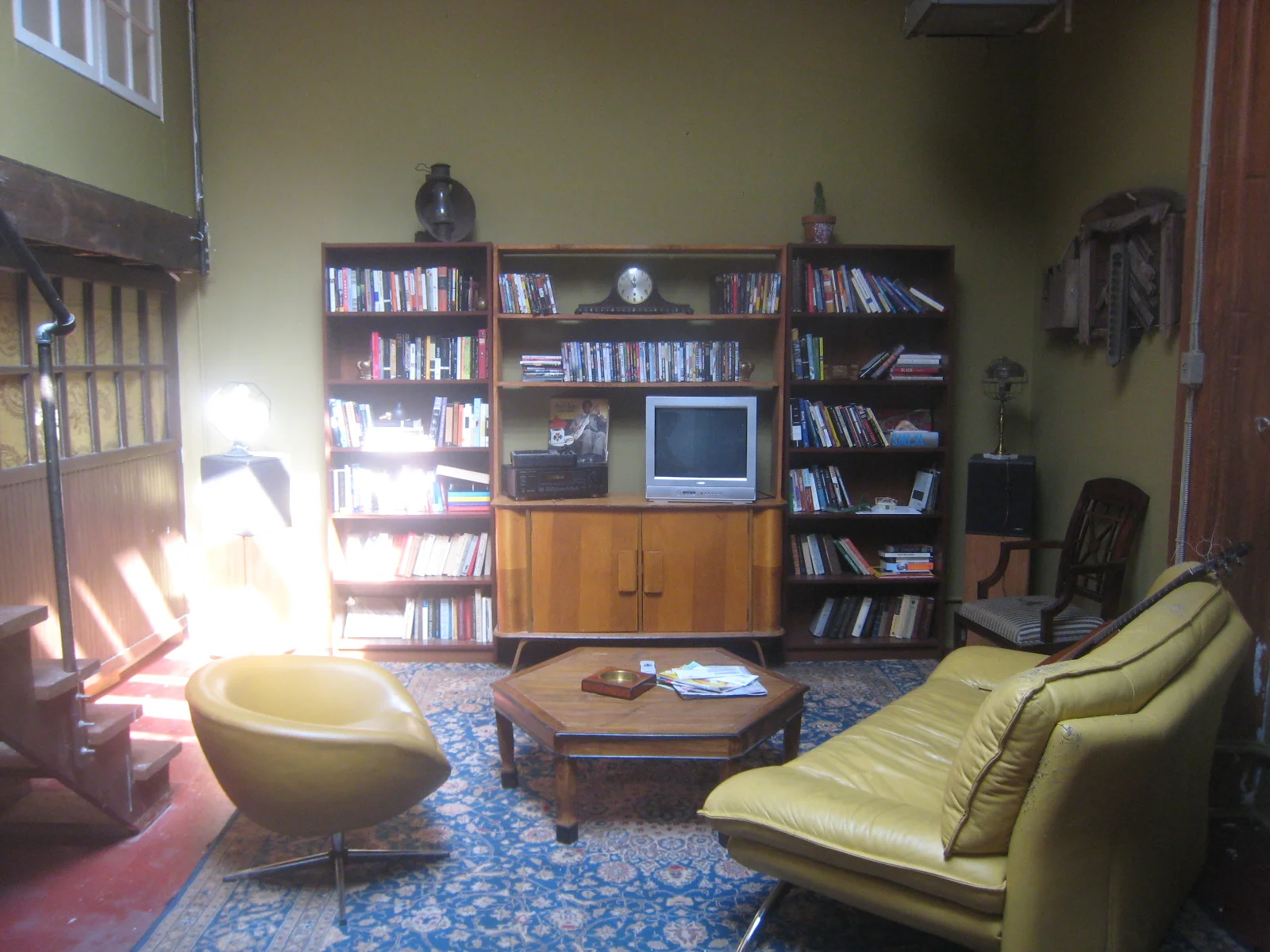 Morning Routine - Williamsburg Loft Set Build