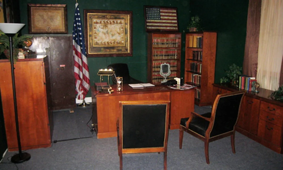 Sweet Lorraine - Mayor's Office Build