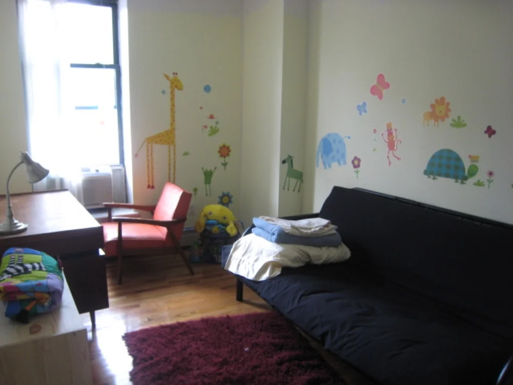 Stones In The Sun - Young Couple Unborn Baby/Guest Room