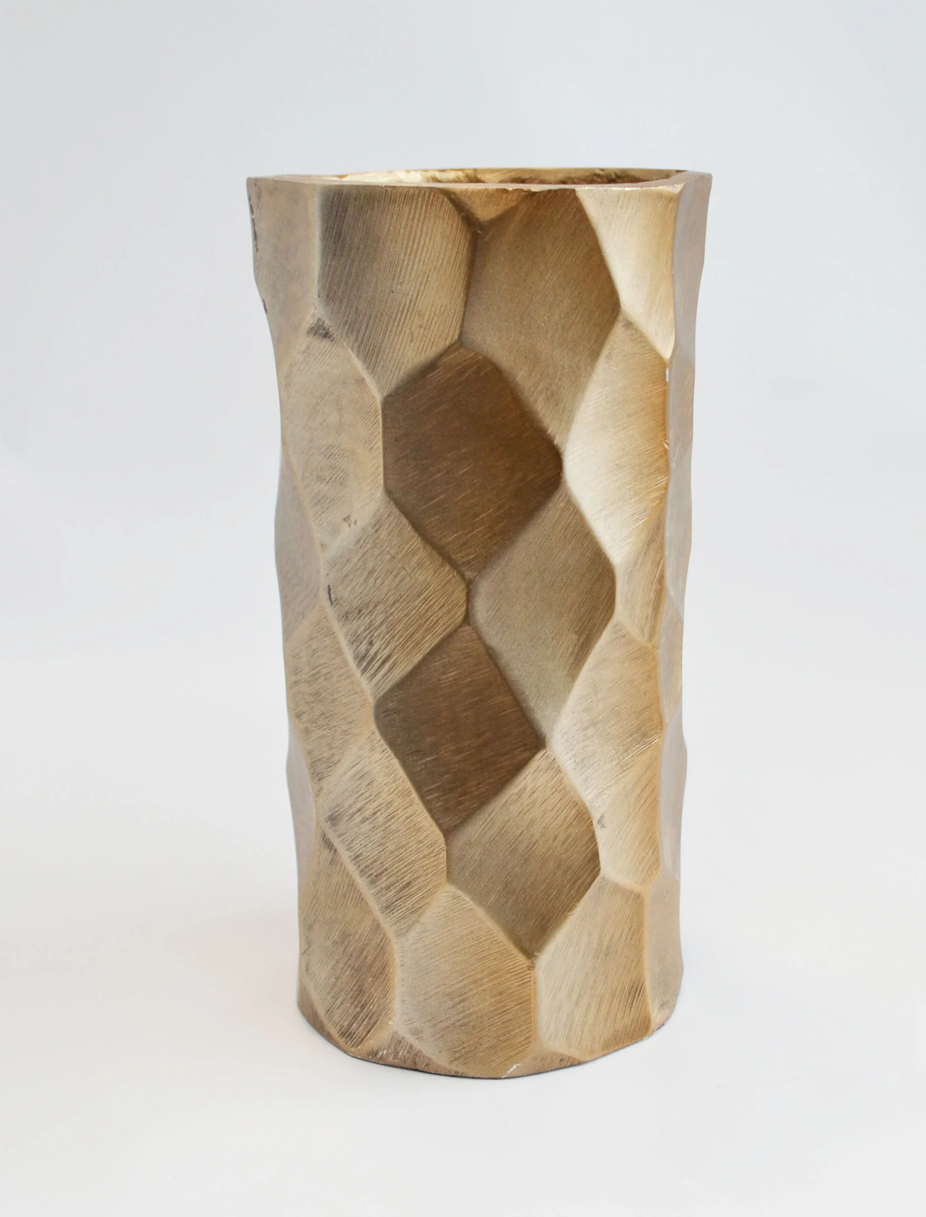 gold chiseled vase Quantity: 12 Price: $8.50