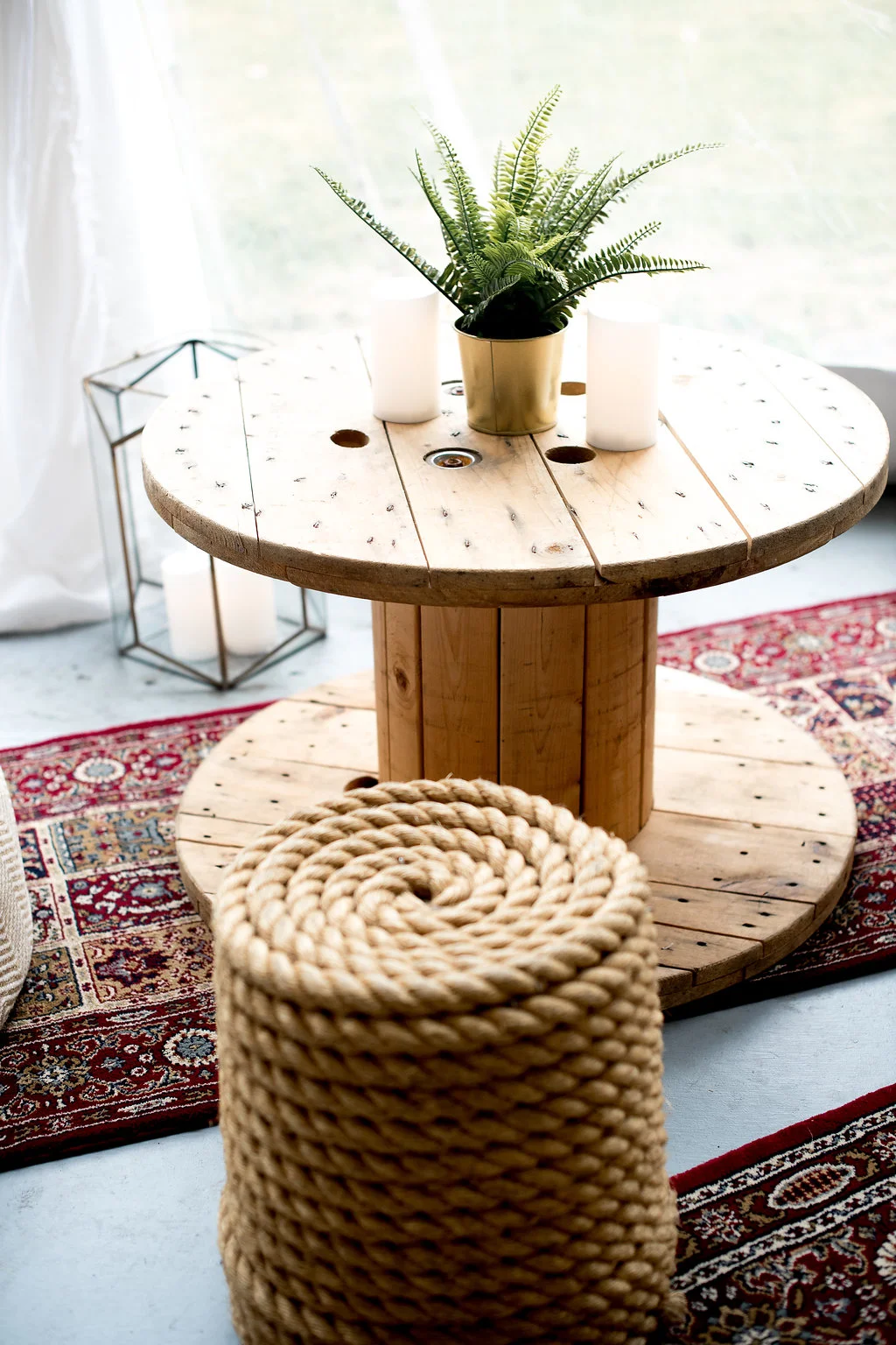 spool table Quantity: 2 Price: 50.00