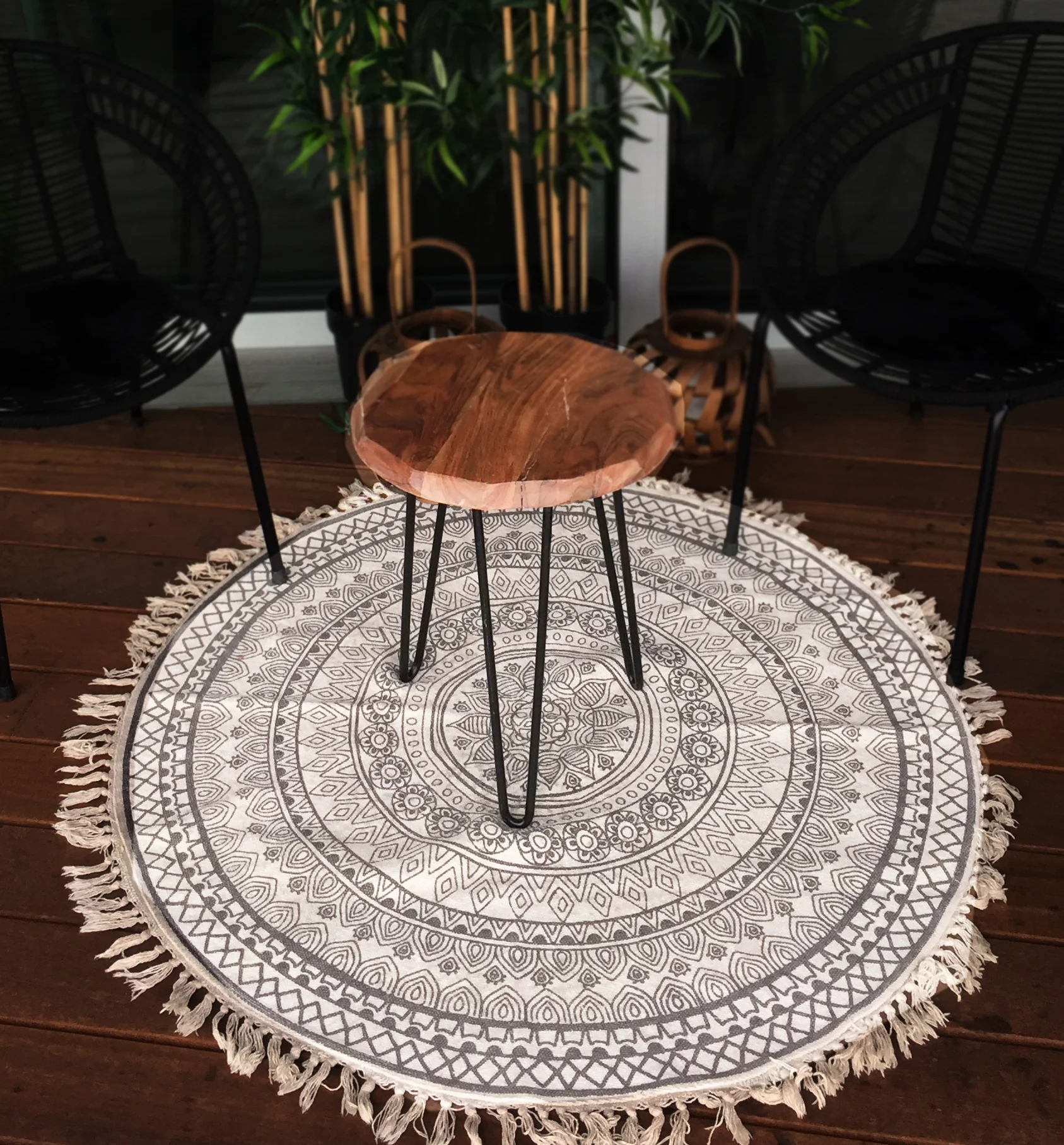 wood side Table Quantity: 1 Price: $45.00