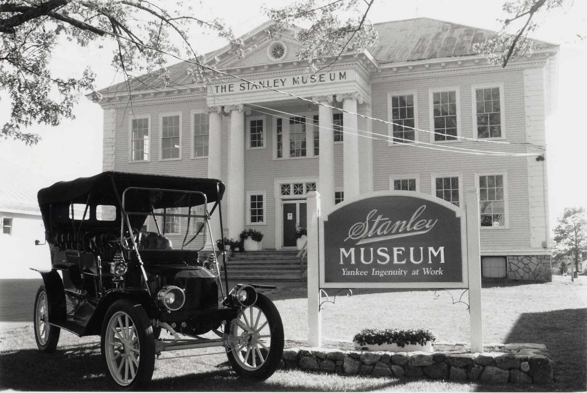 Stanley Museum w-Model 70.jpg