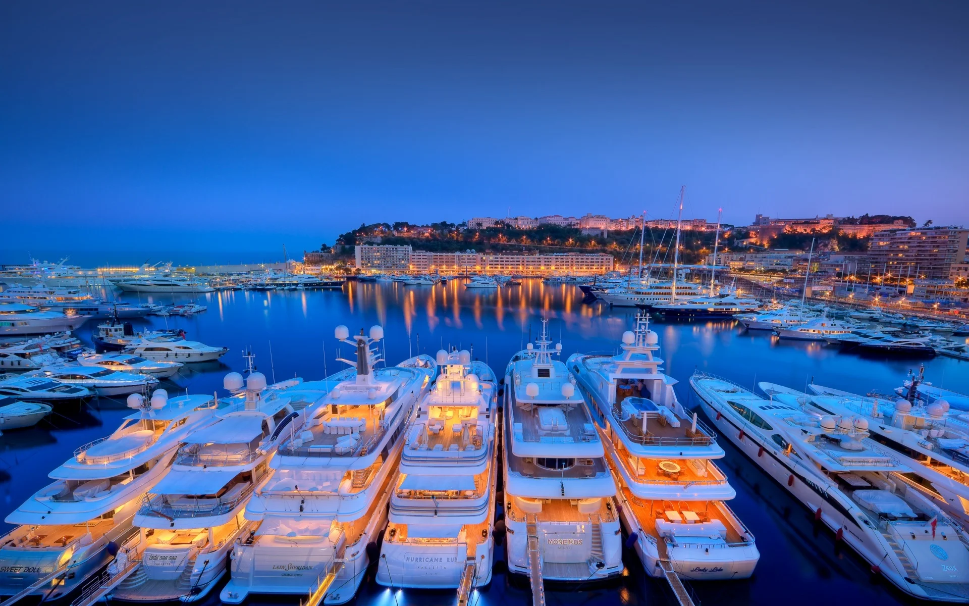 Yacht-Harbour-at-Night-1920x1200.jpg