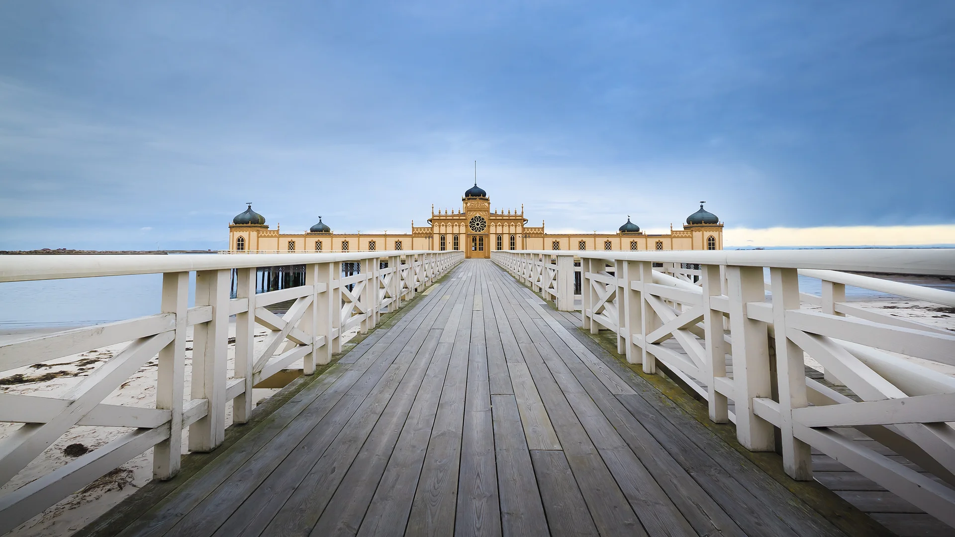 beach-computer-house-pier-sweden-background-wallpaper-37462.jpg
