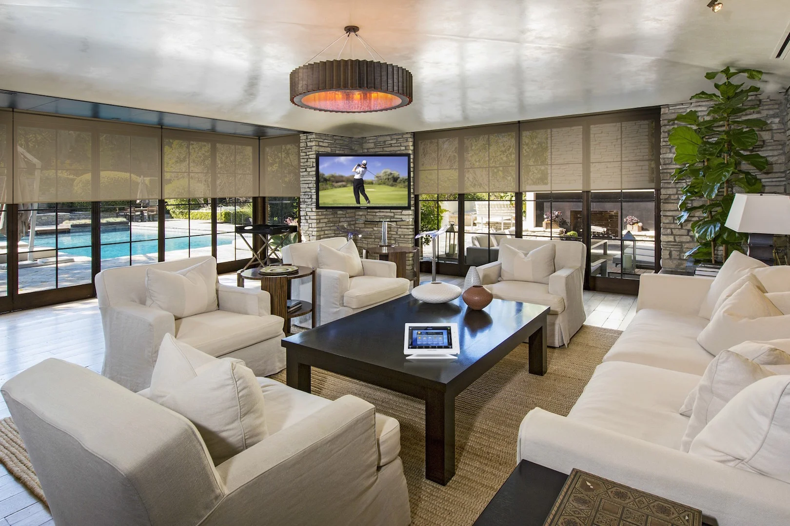 Crestron-smart-home-control-by-VIA.jpg