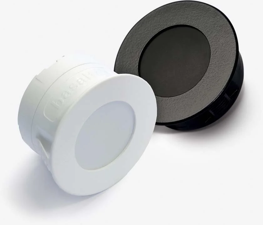 white-black@2x.jpg