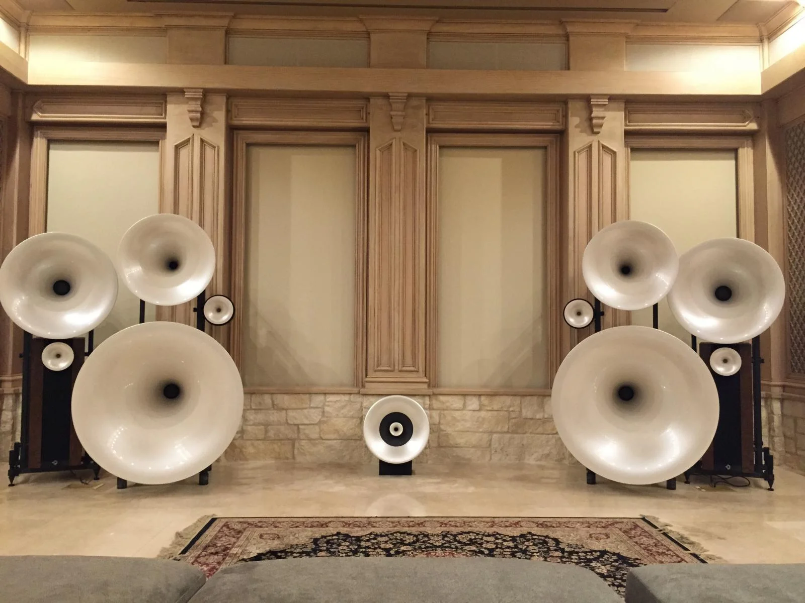 avantgarde speakers
