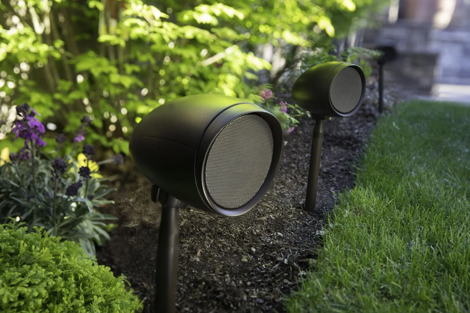 Control4-Triad-Garden-Array-outdoor-speaker-system-2.jpg