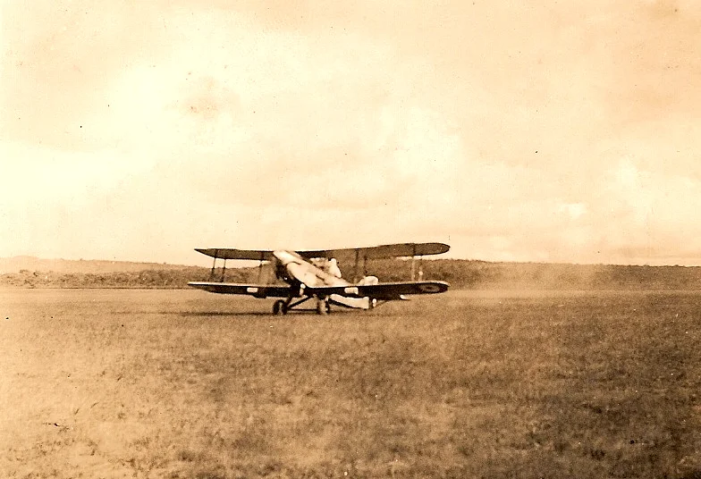 The RAF lands in Abercorn Areodrome in 1934.jpg