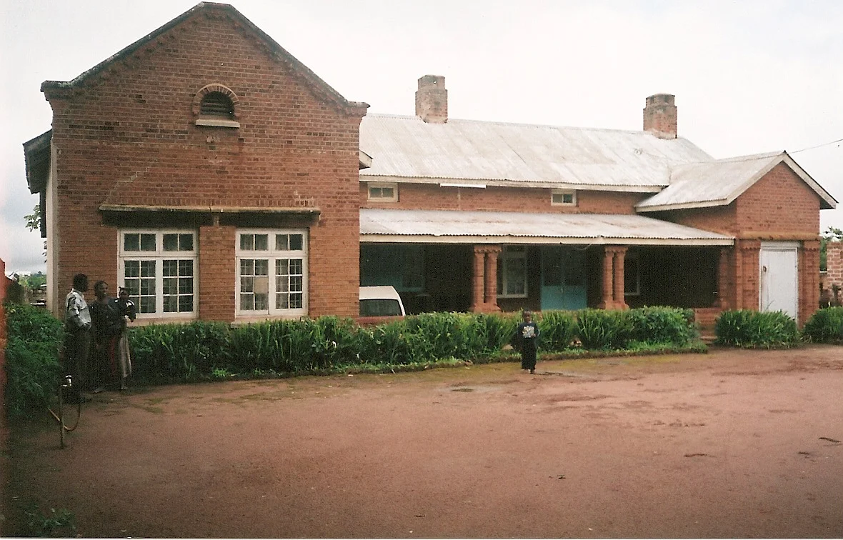 The second Mandala Stores (ALC) House between the old stores and All Saints Church. This house was built by Mr Jobling who built the TVMI. Photo Jackie Beare 2006.