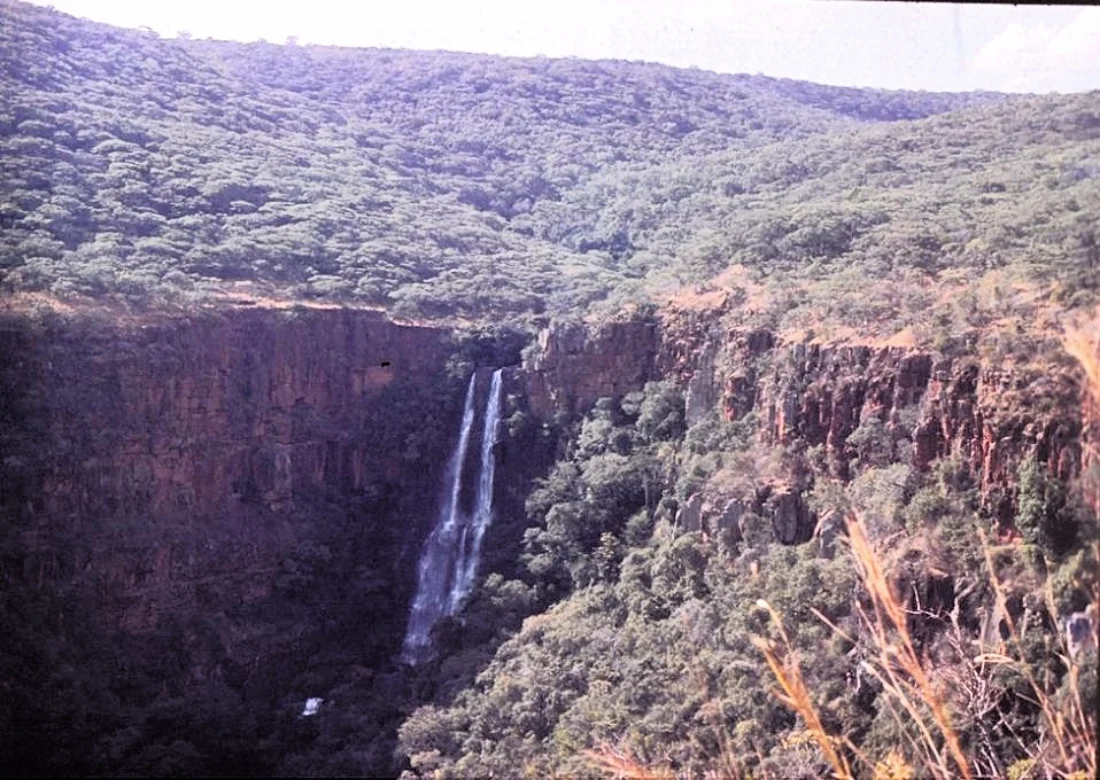 General view of the Izi Falls. Photo courtesy of Kim Fraser.