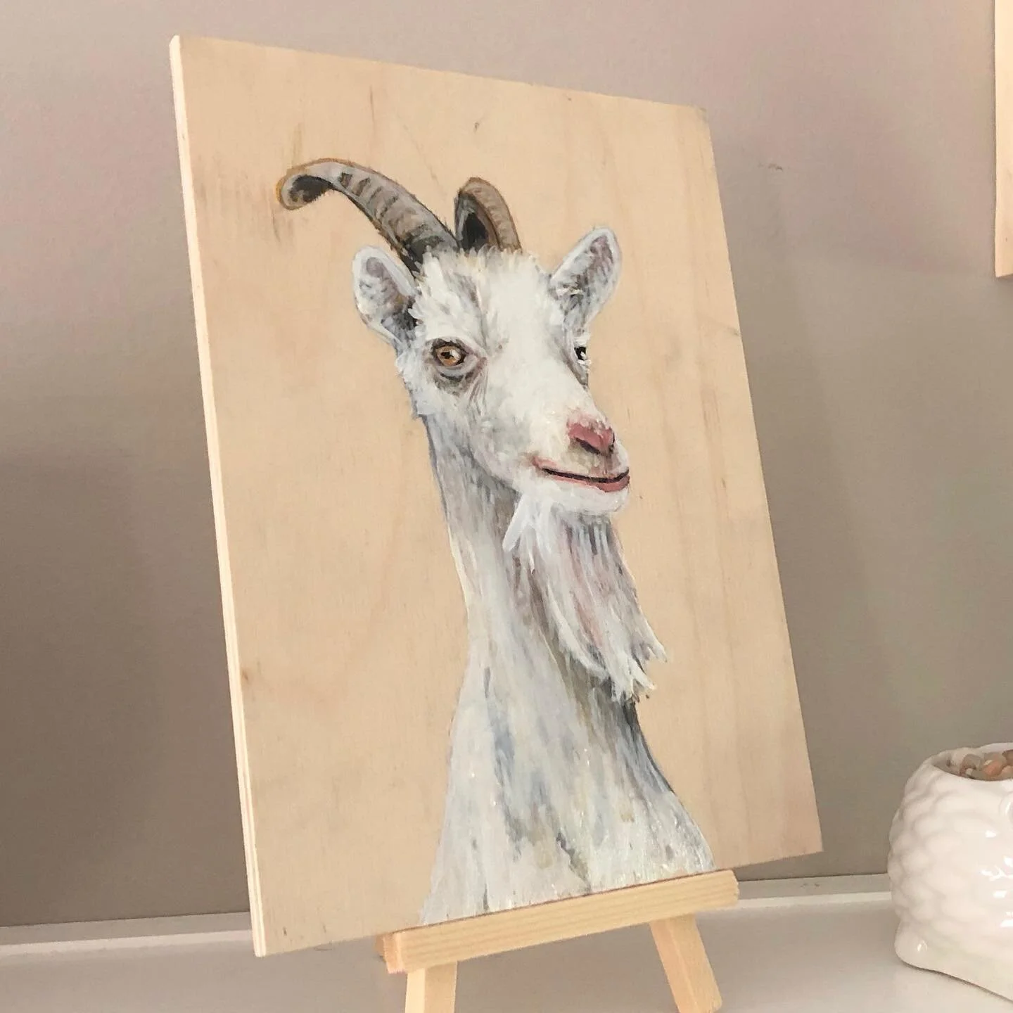 Smiling Goat on small easel 🐐❤️

Available on the Etsy Store. Link in Bio
#goatsofinstagram #goats #animalart #animalartistry #art #artistsoninstagram #painting #farmhousedecor #farmhousestyle