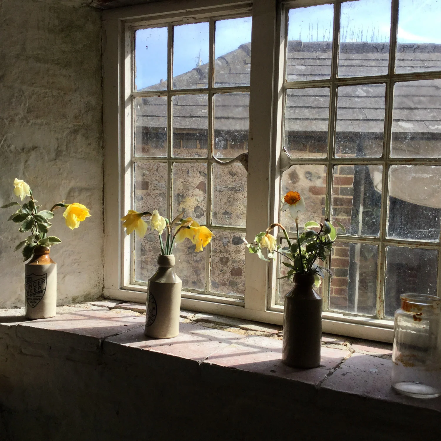 saddlescoombe-windowsill.jpg