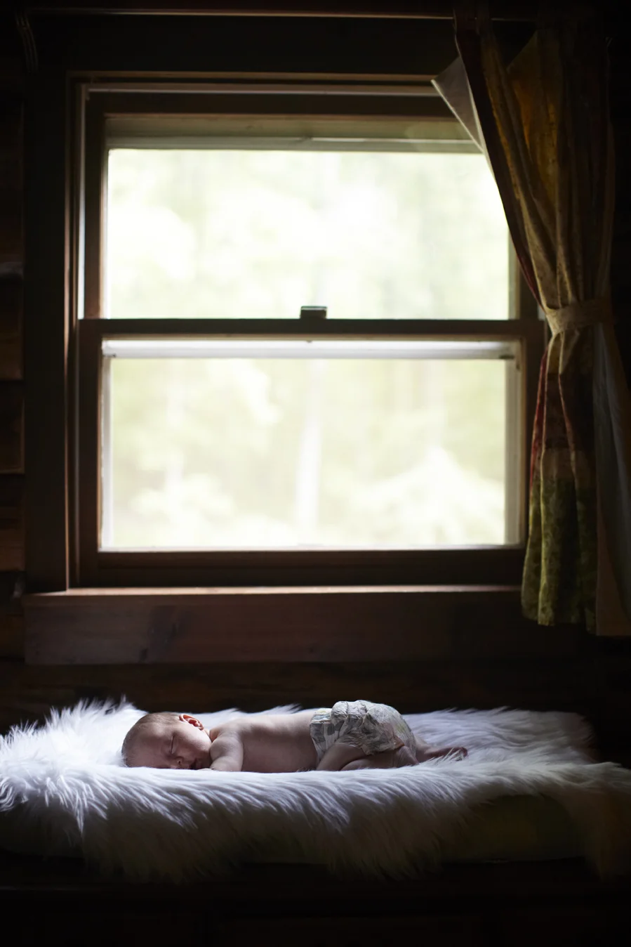 2015_08_28_leaceynewborn_007web.jpg