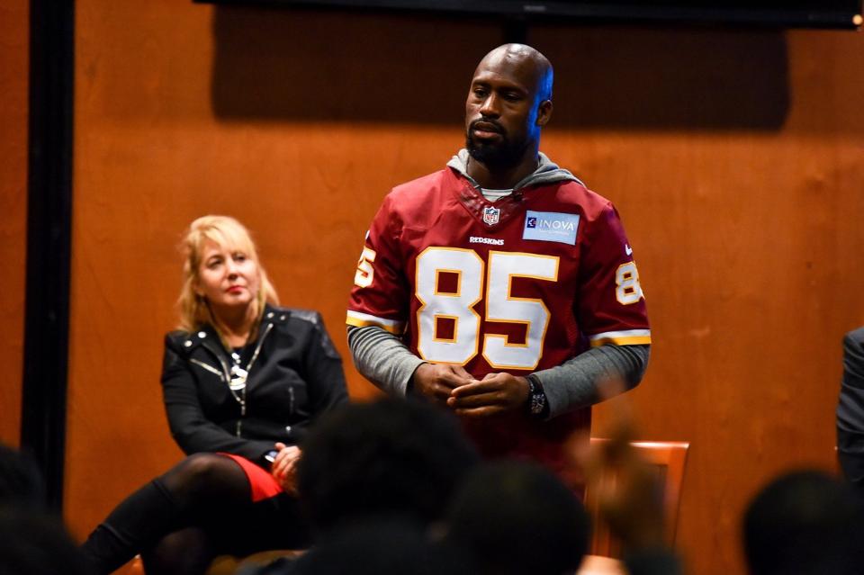 temp101016_4thLife037--nfl_mezz_1280_1024.jpg