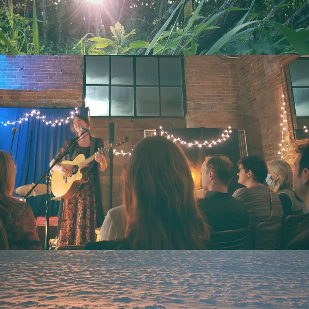 Last Saturday's show started in the midst of winter's last snowstorm and ended with spring's warm together glow.  A tender, heart-opening set by @audrakubat at the lovely @thecloverroomkzoo ! Huge thanks to all yall who came out strong in blustery we