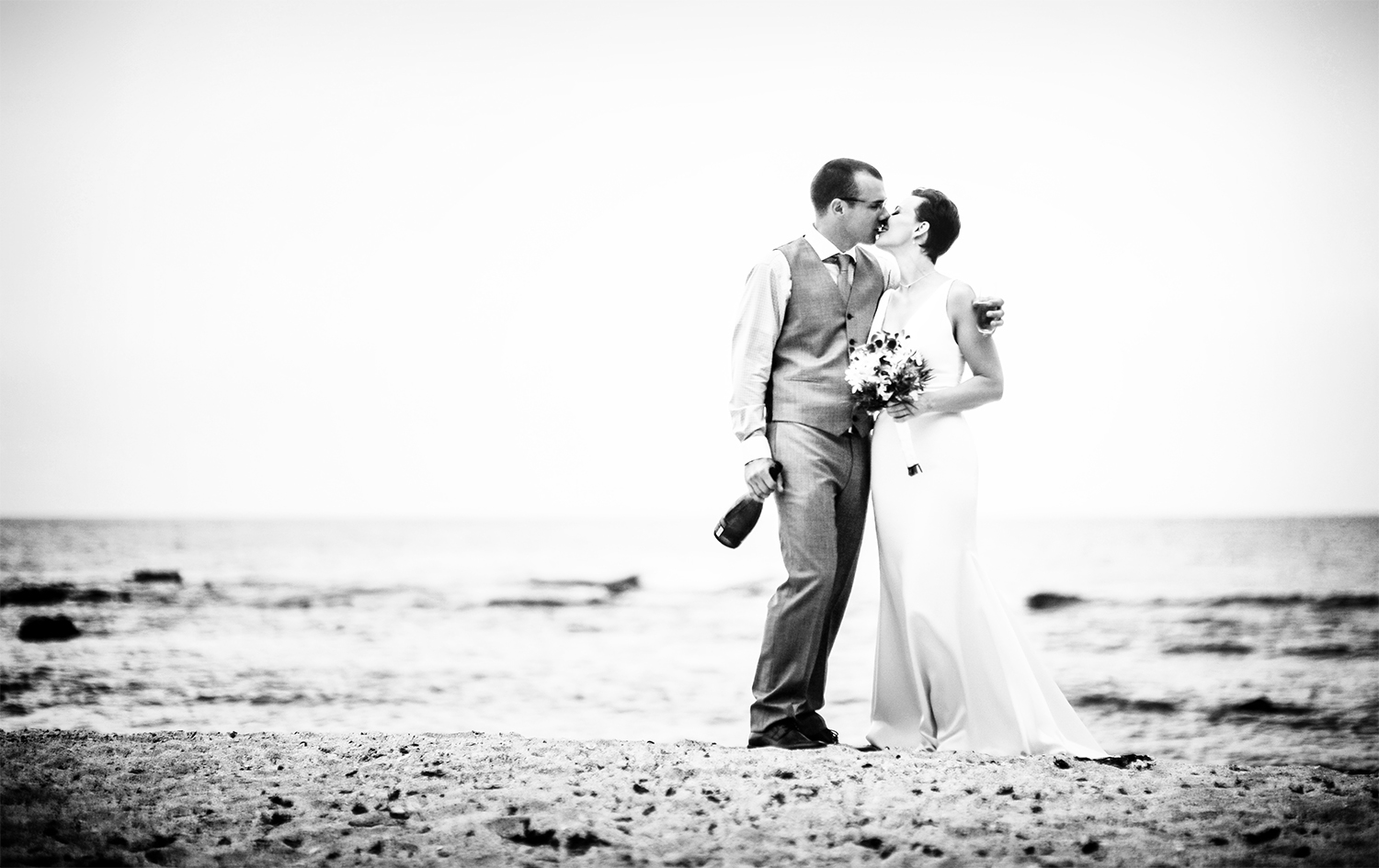 alohilani-wedding-beach-weddings-hawaii-kikaua-point.jpg