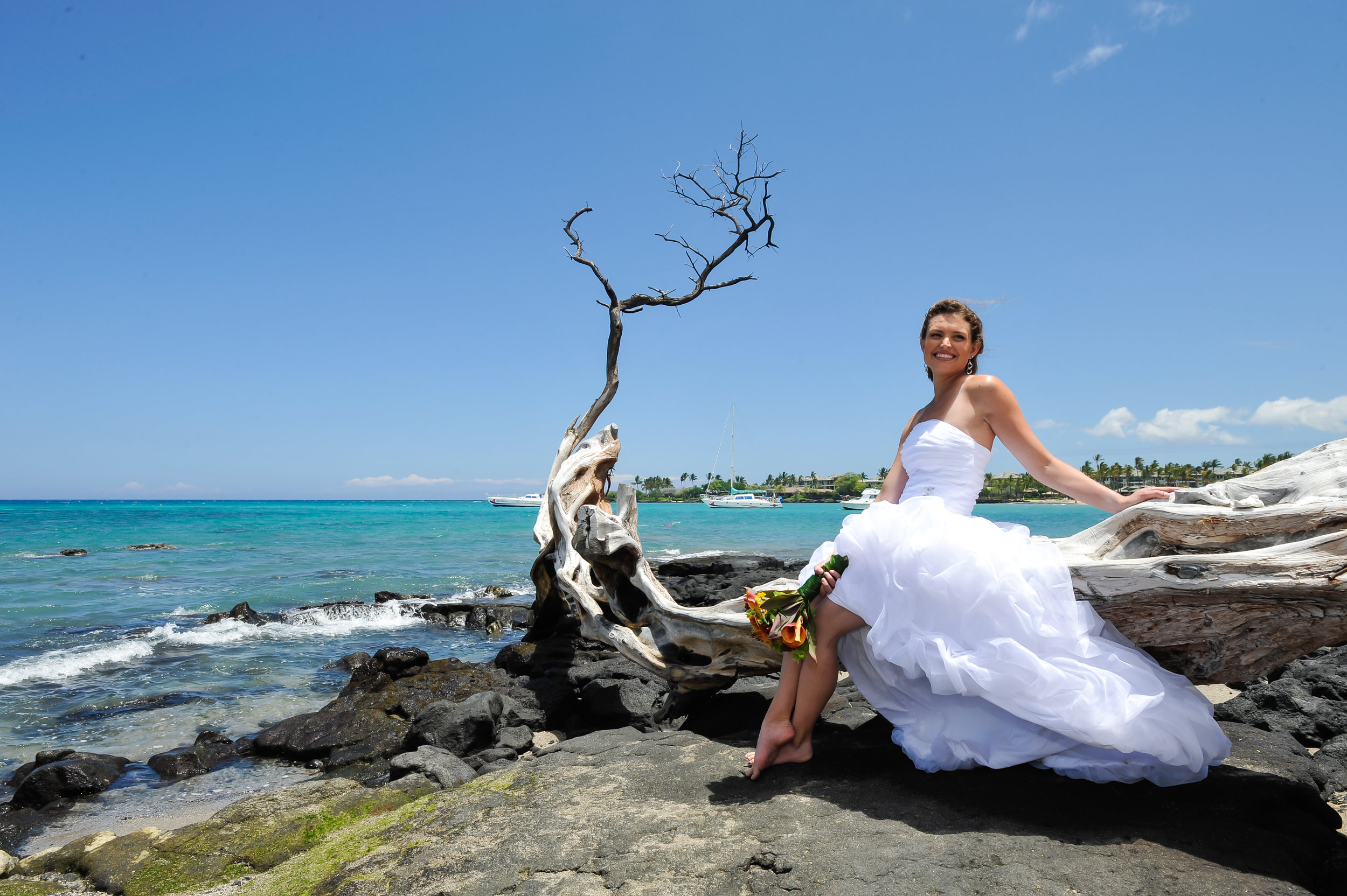 alohilani-wedding-beach-weddings-hawaii-a-bay.jpg