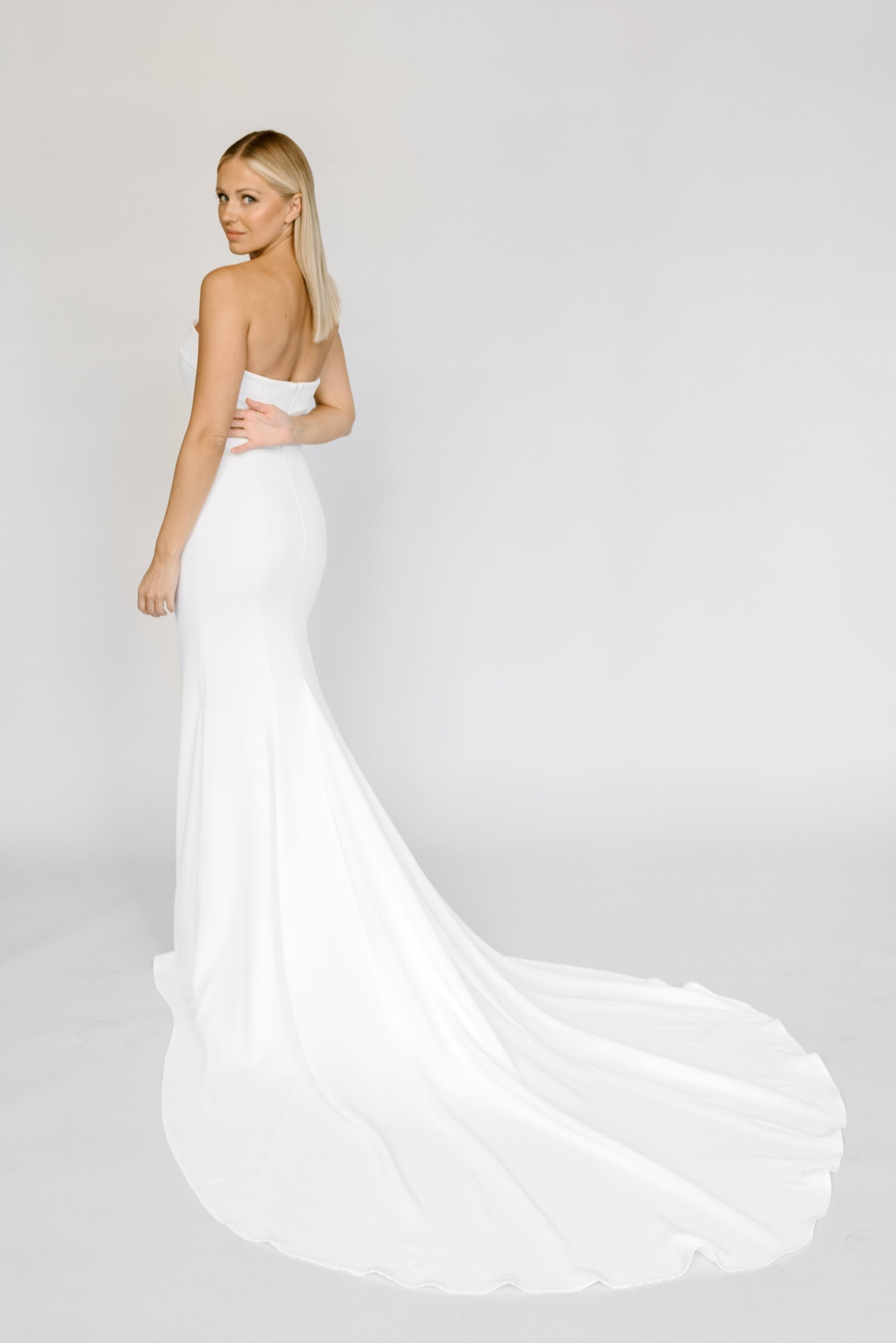 FBnCC: CC+GW: Christina's Wedding Gown by Lizlovestoons12 on DeviantArt