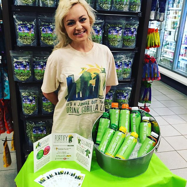 Hey there sweltering LA! Come beat the heat with us tonight at Erewhon market. Demo from 5-8! Hydrate and get those greens! #erewhonmarket #GreenDrink #erewhon #ChlorophyllWater #Chlorophyll #Greens #DrinkYourGreens #DrinkGorillaLife #DrinkLife #Gori