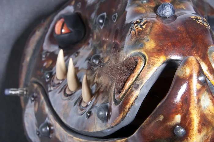Allodic Organism, front detail