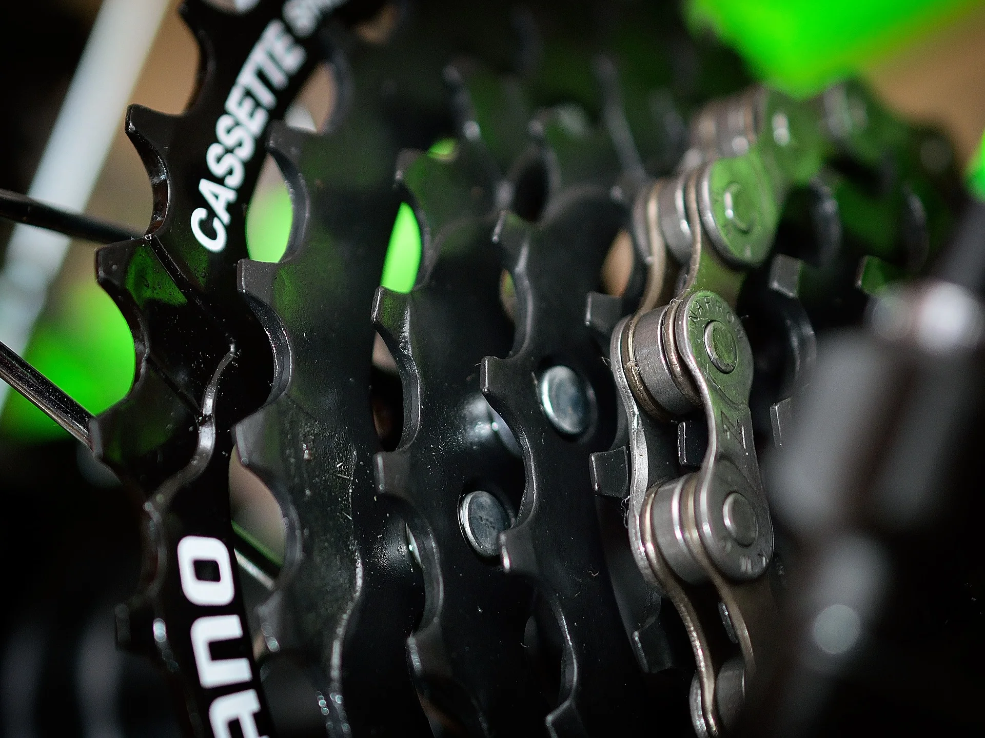 chain-2273514_1920.jpg